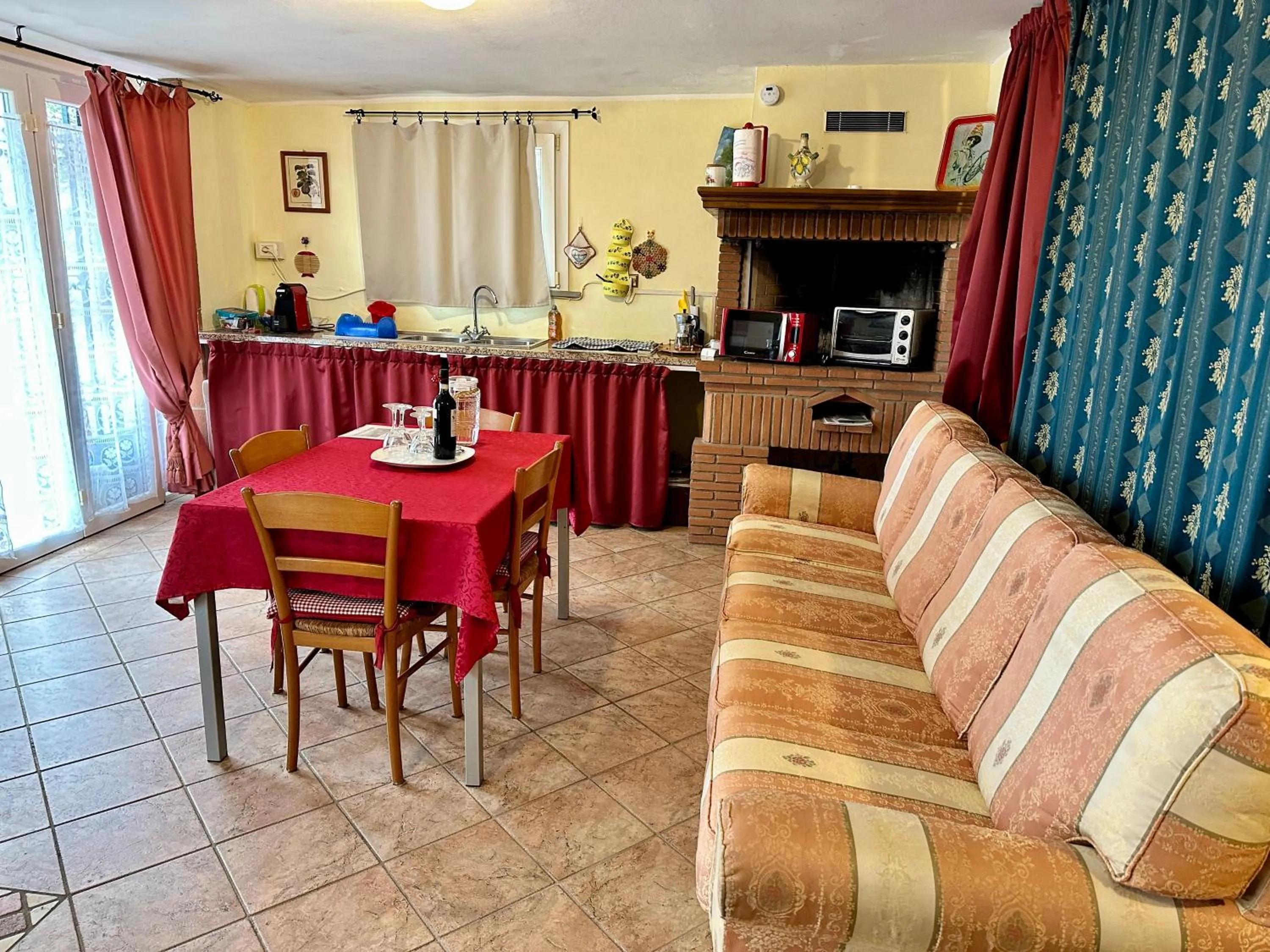 Seating area in Villa Sargiano