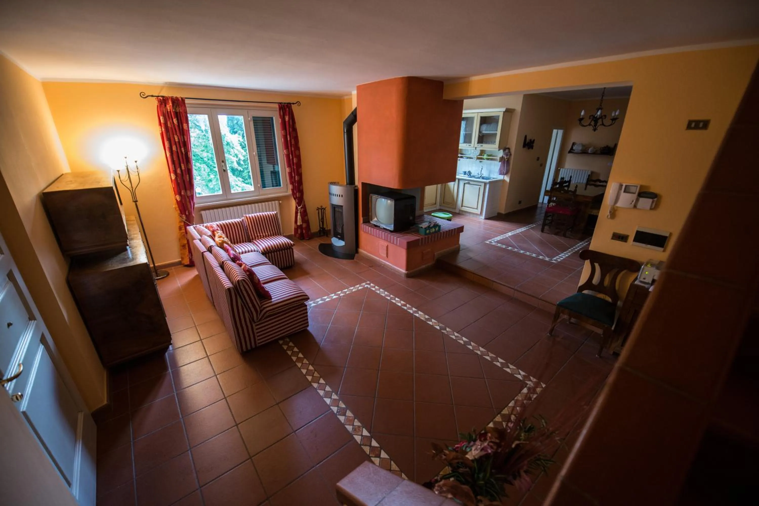 Communal lounge/ TV room in Villa Sargiano