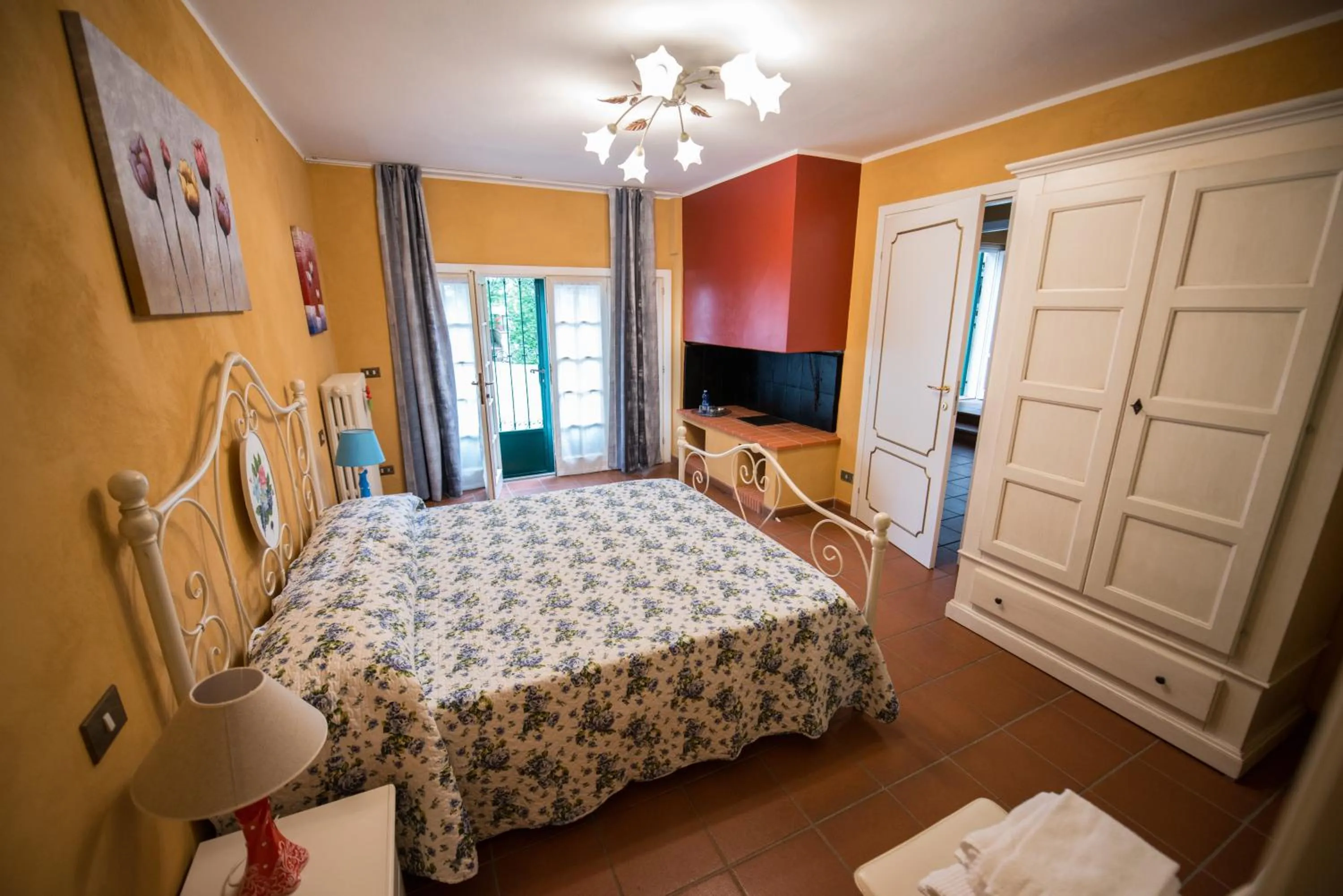 Photo of the whole room, Bed in Villa Sargiano