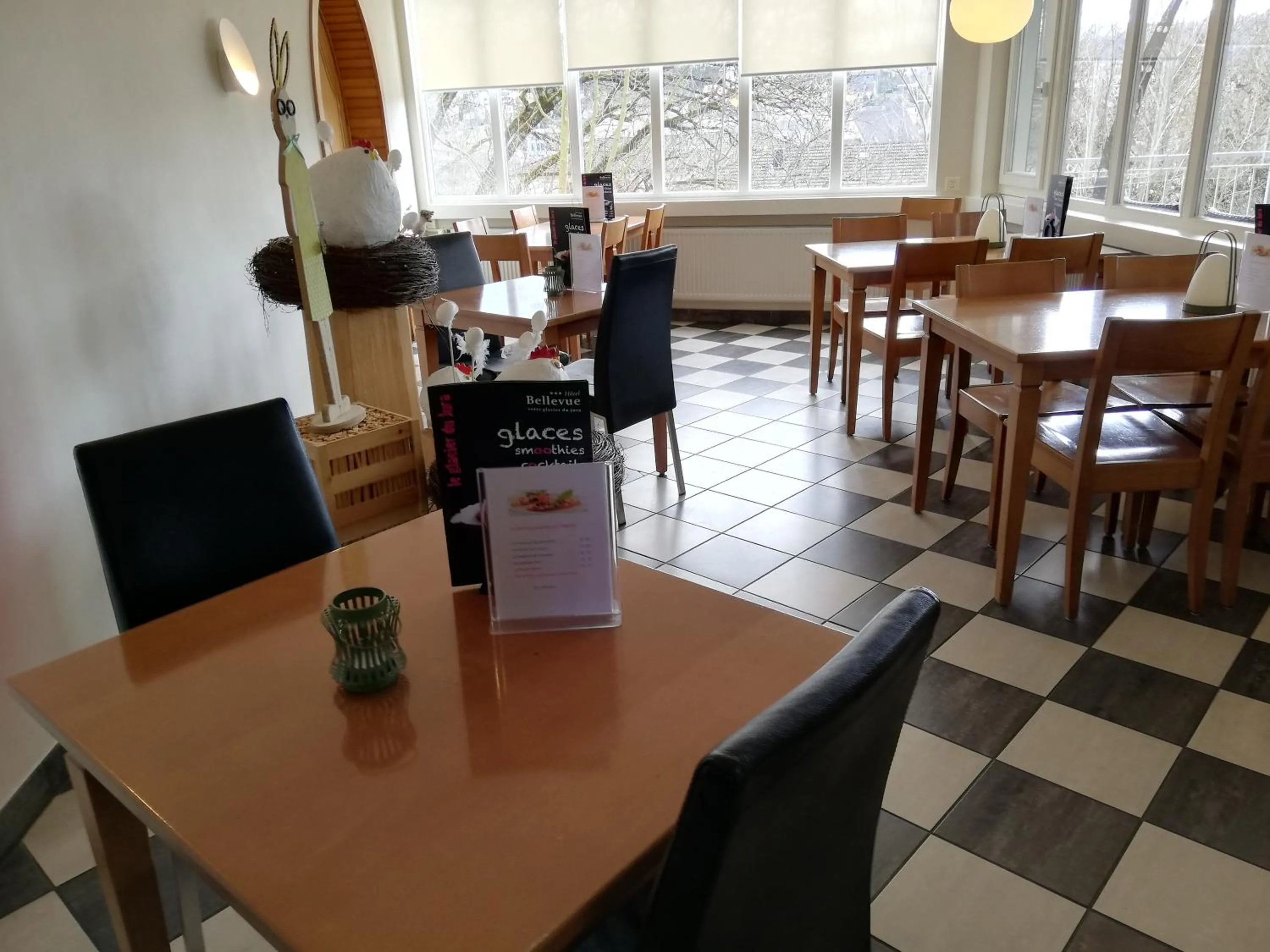 Restaurant/places to eat in Hôtel Bellevue