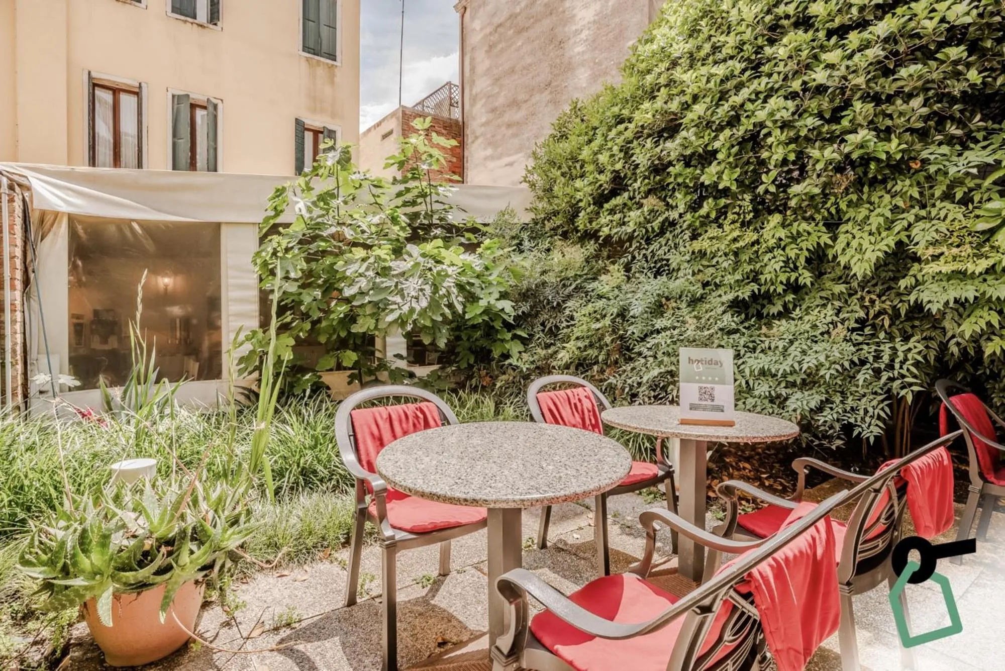 Garden in HOTIDAY Room Collection - Venezia Santa Lucia