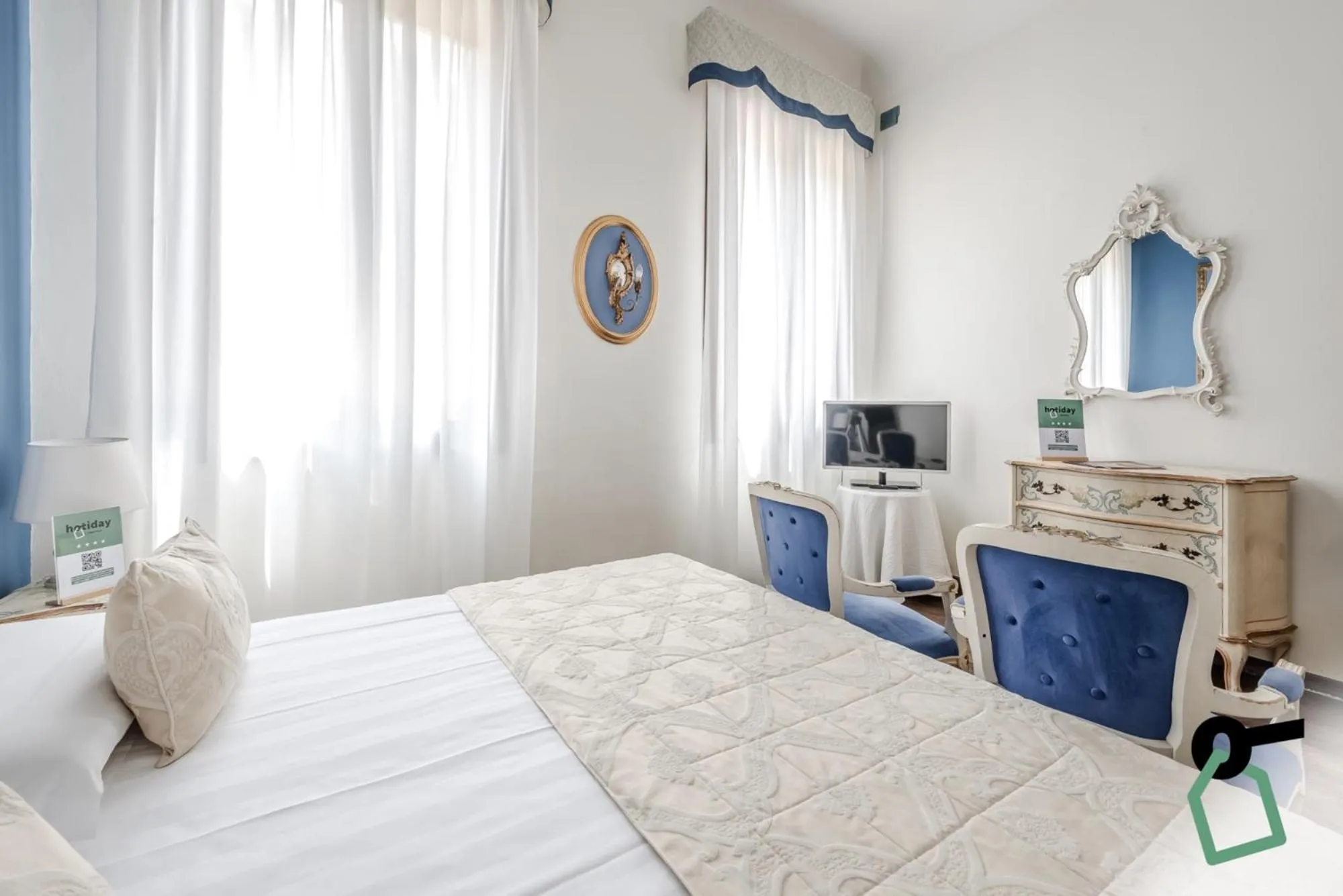 Bedroom, Bed in HOTIDAY Room Collection - Venezia Santa Lucia