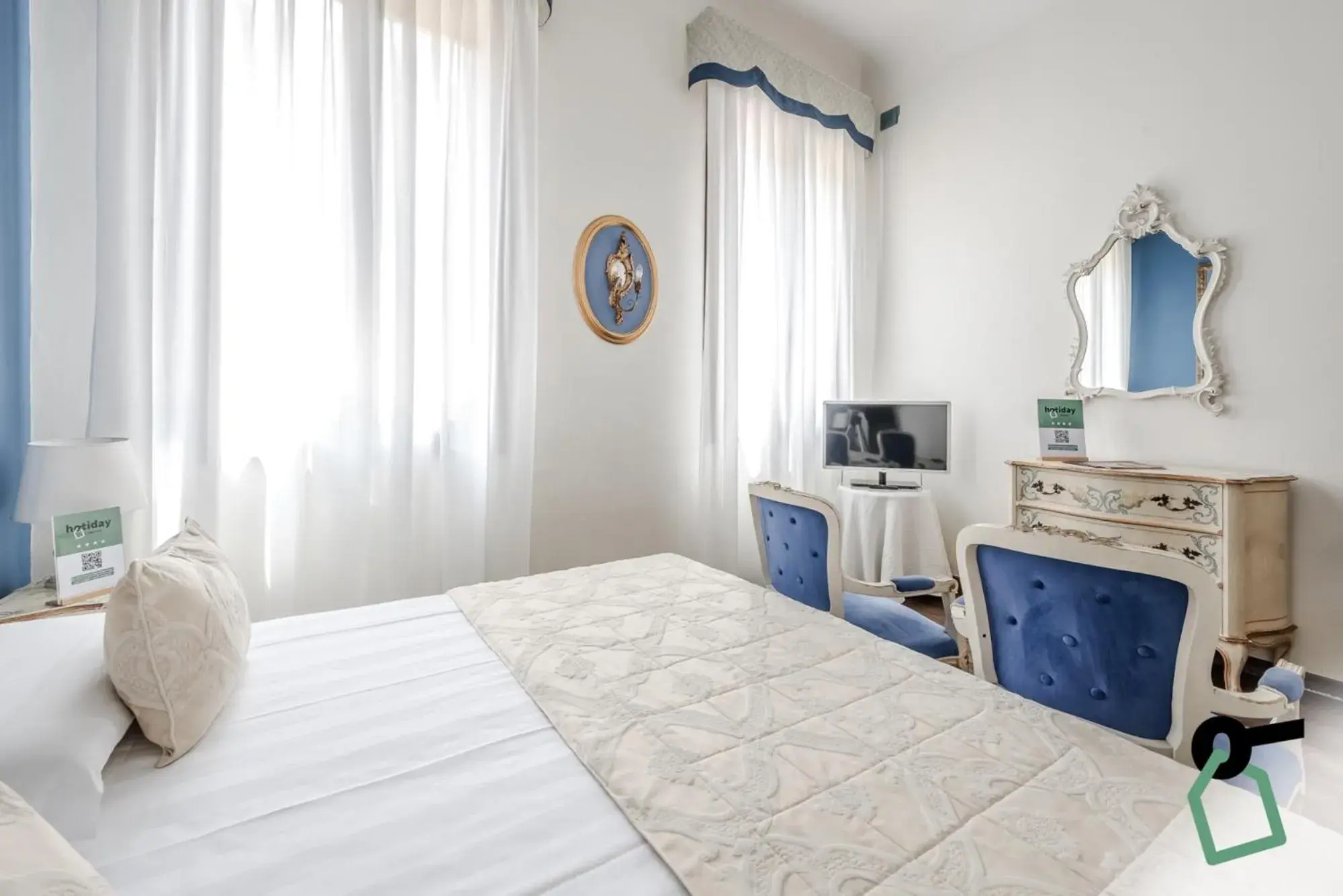 Bedroom, Bed in HOTIDAY Room Collection - Venezia Santa Lucia Bedroom, Bed in HOTIDAY Room Collection - Venezia Santa Lucia