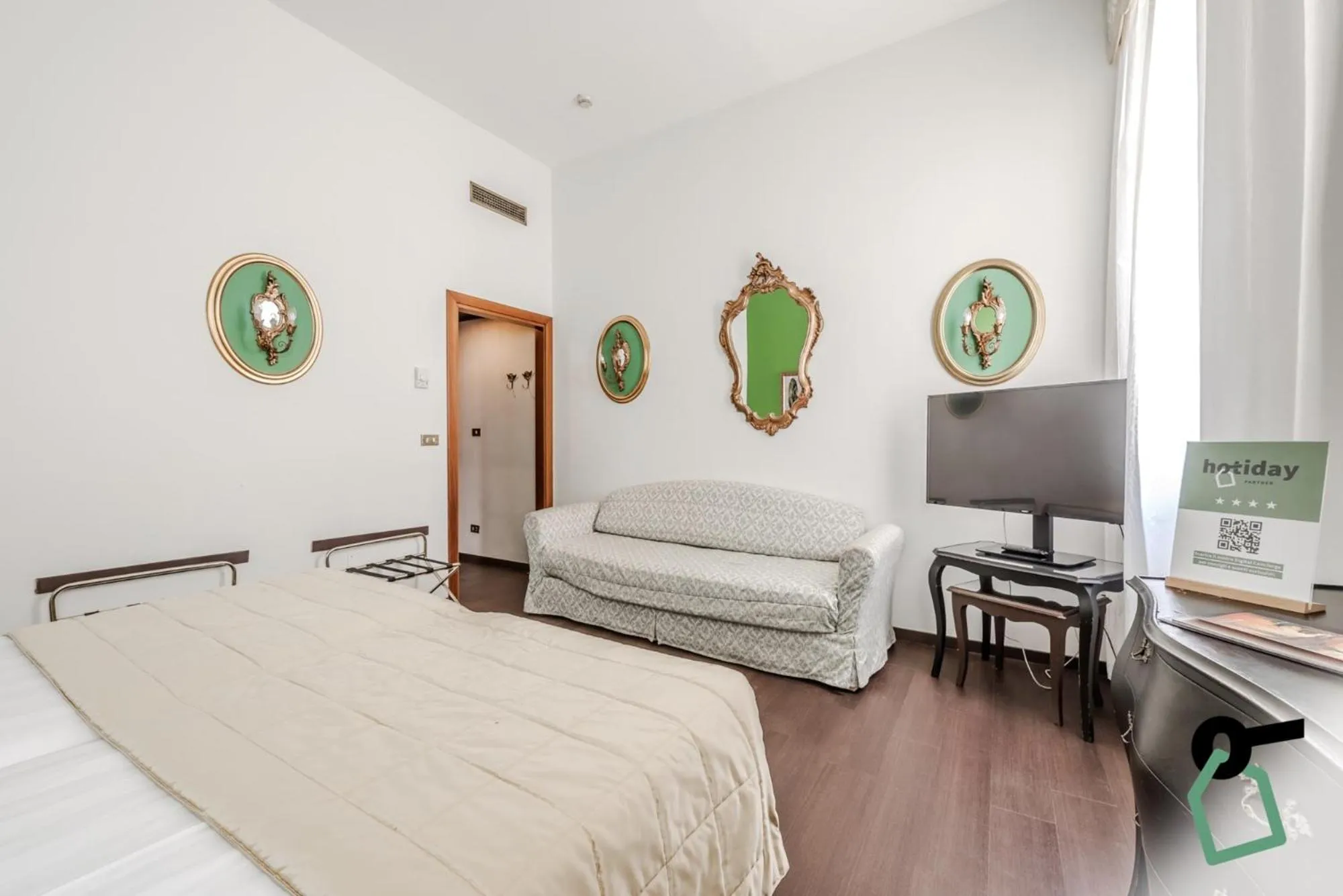 Bedroom, Bed in HOTIDAY Room Collection - Venezia Santa Lucia