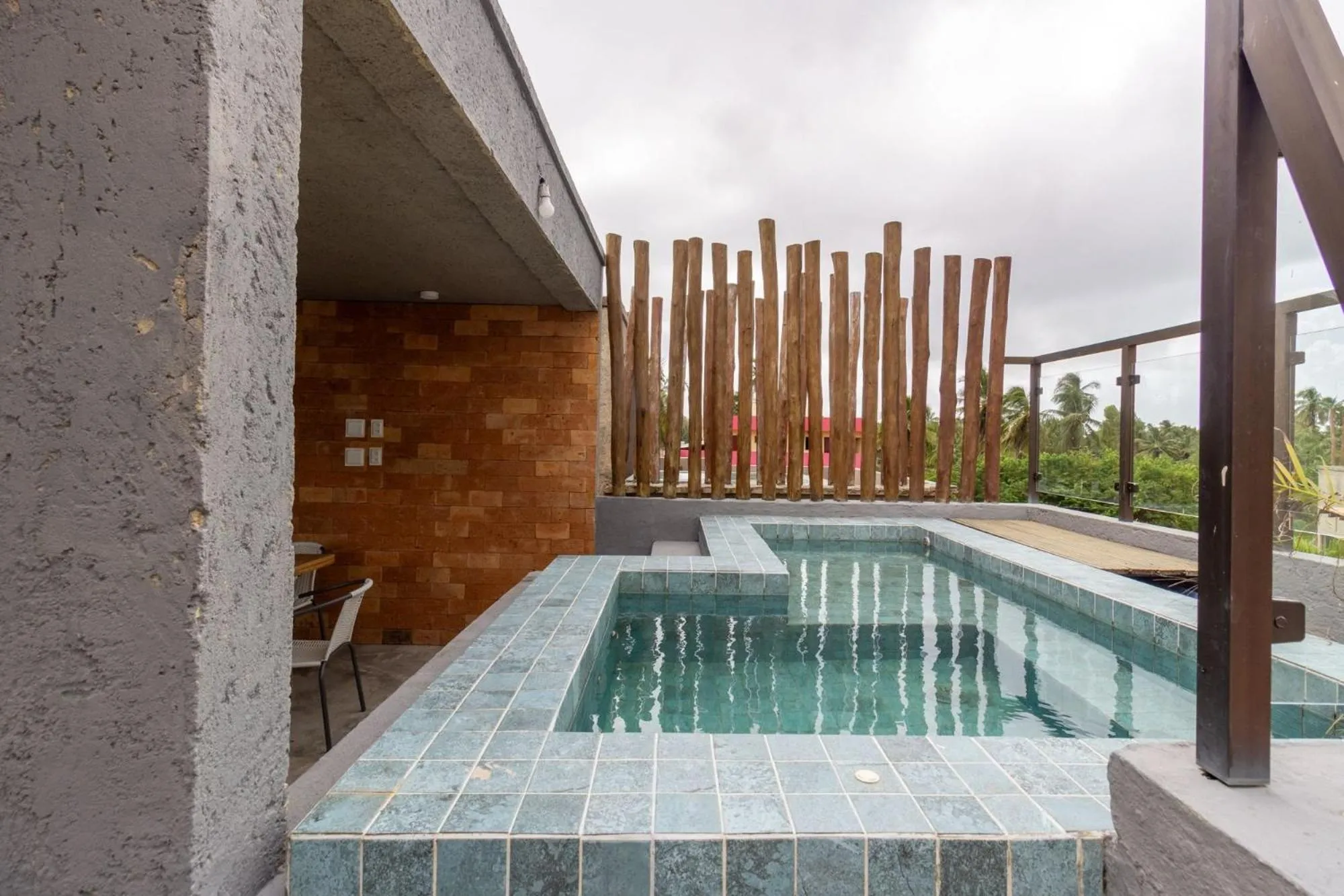 Casa com Piscina Privativa Lambari 102 by Qavi