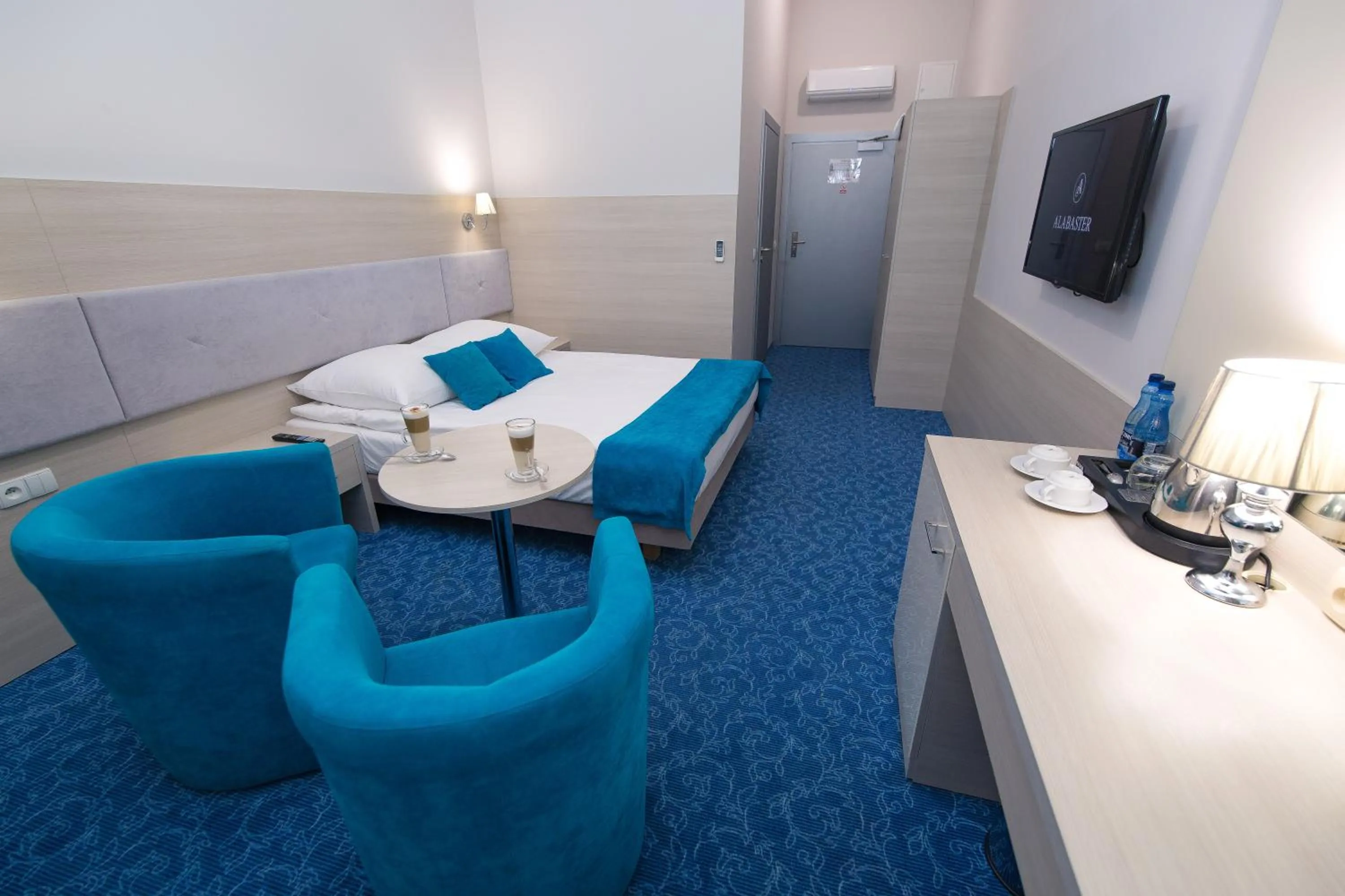 Photo of the whole room, Bed in Alabaster Rezydencja