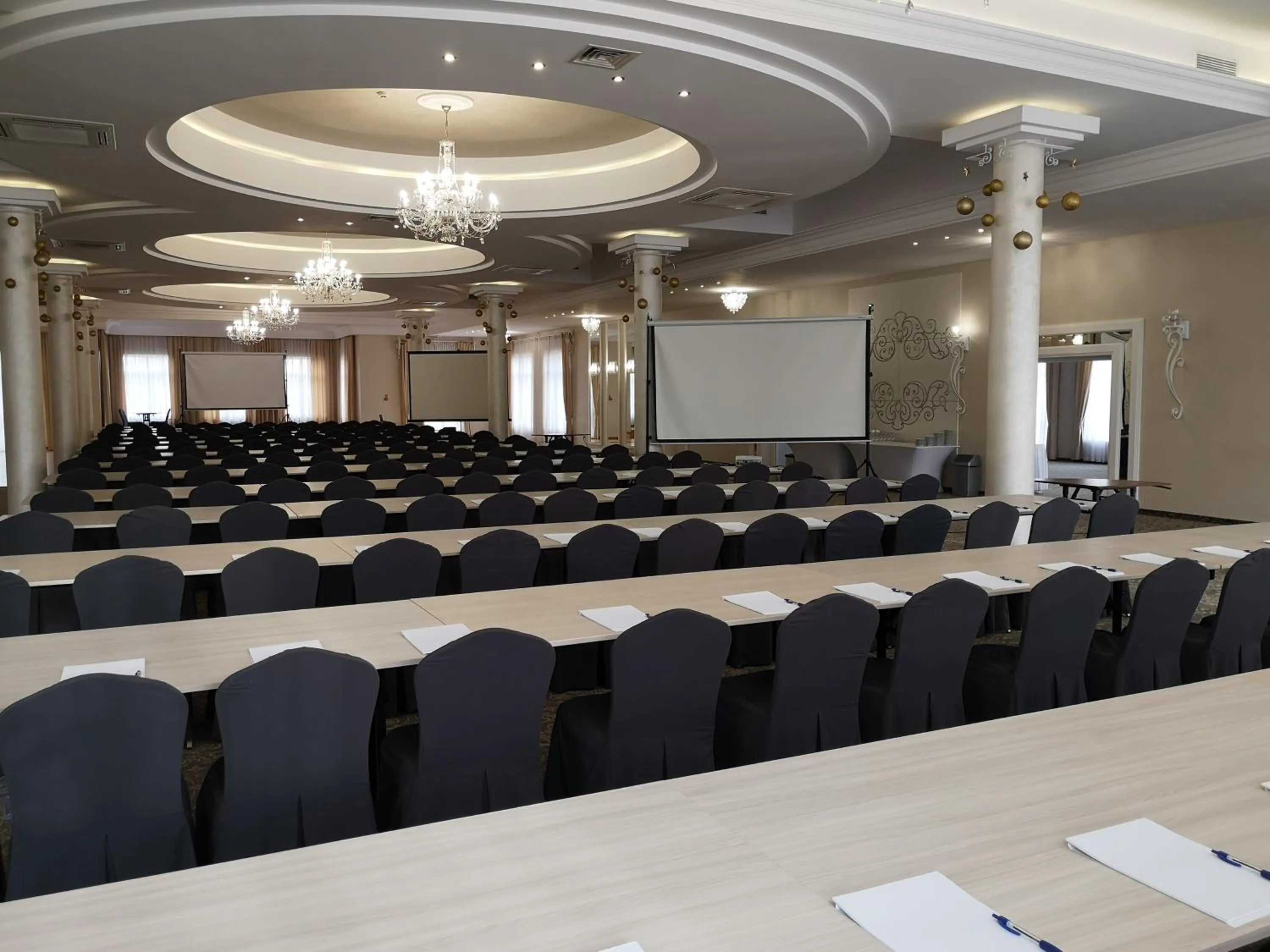 Business facilities in Alabaster Rezydencja