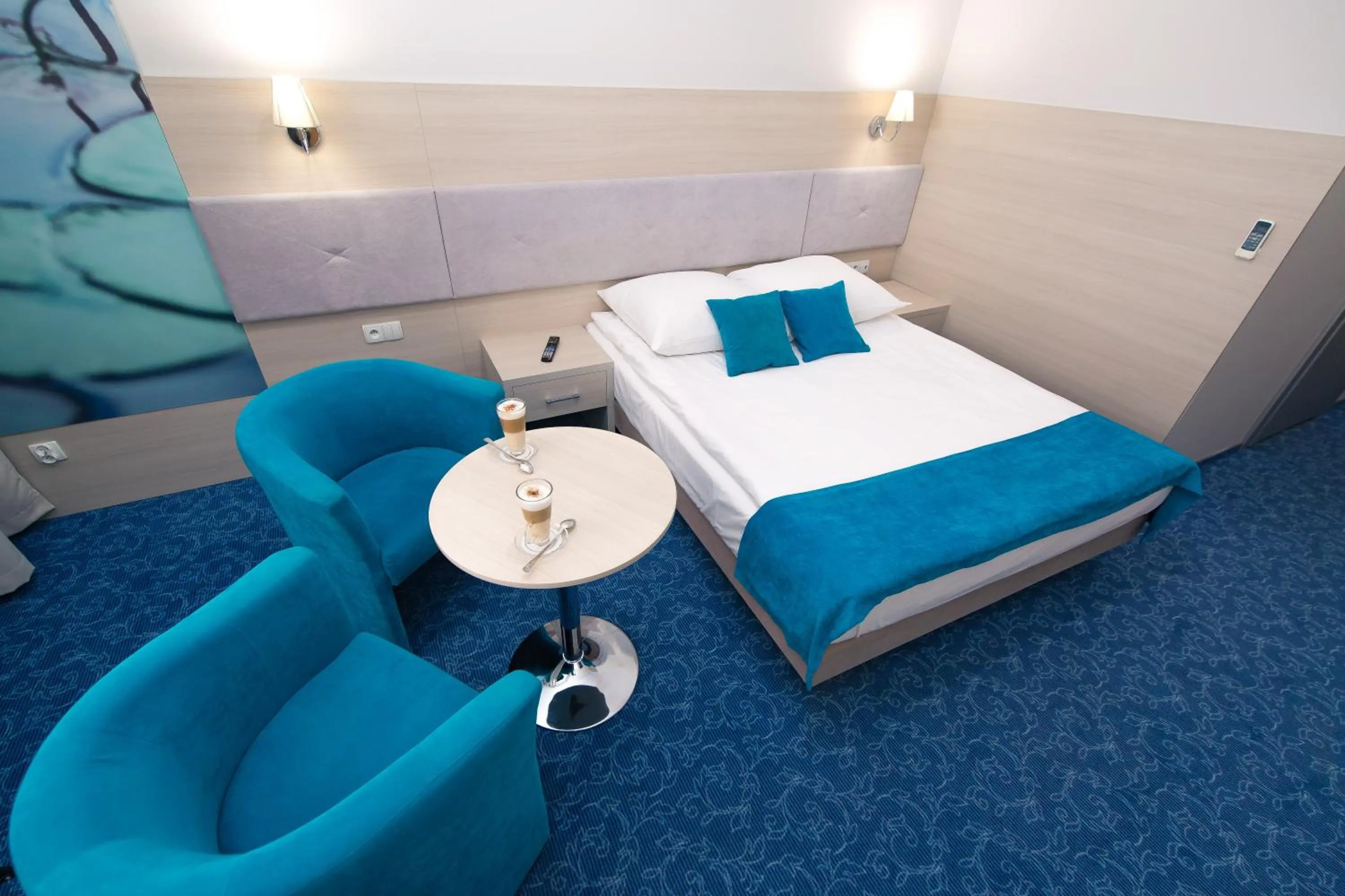 Bed in Alabaster Rezydencja