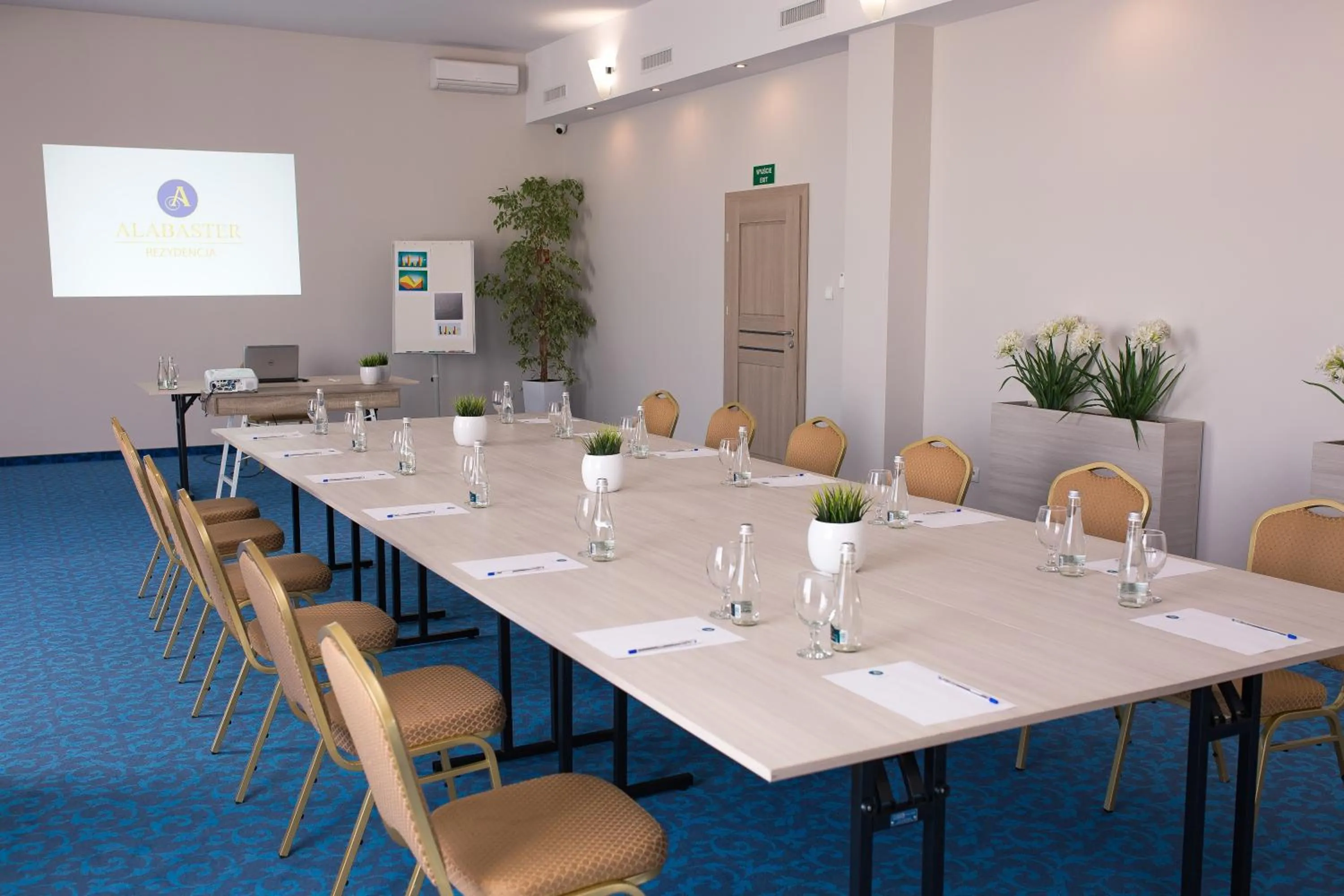Business facilities in Alabaster Rezydencja