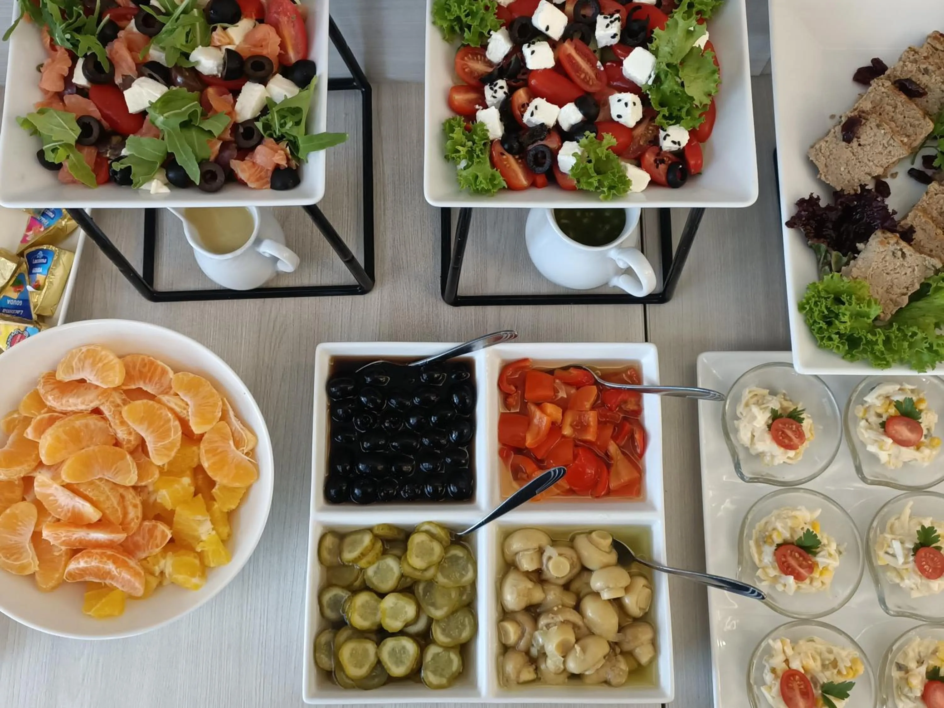 Buffet breakfast in Alabaster Rezydencja