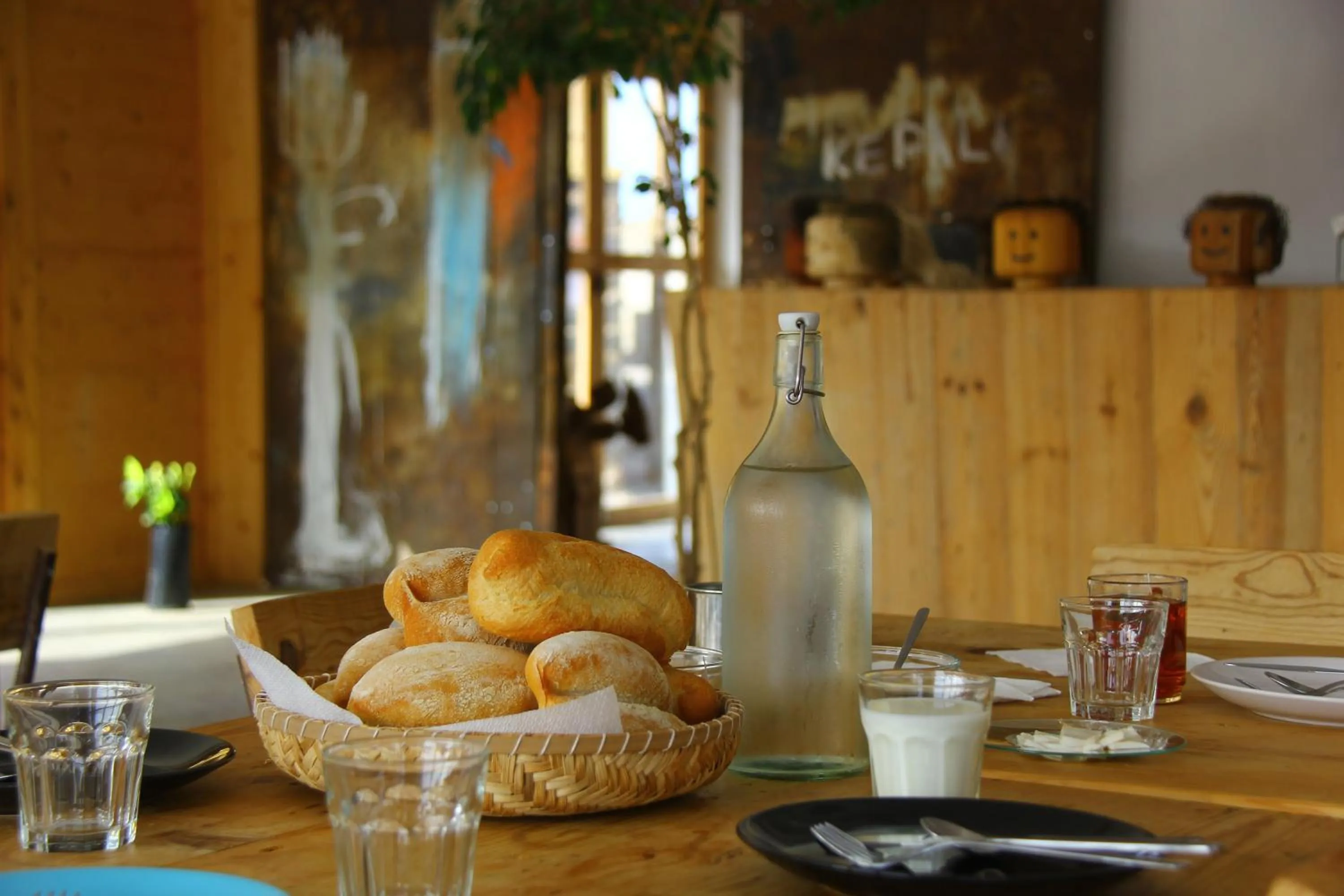 Communal lounge/ TV room in Aquiles Eco Hotel