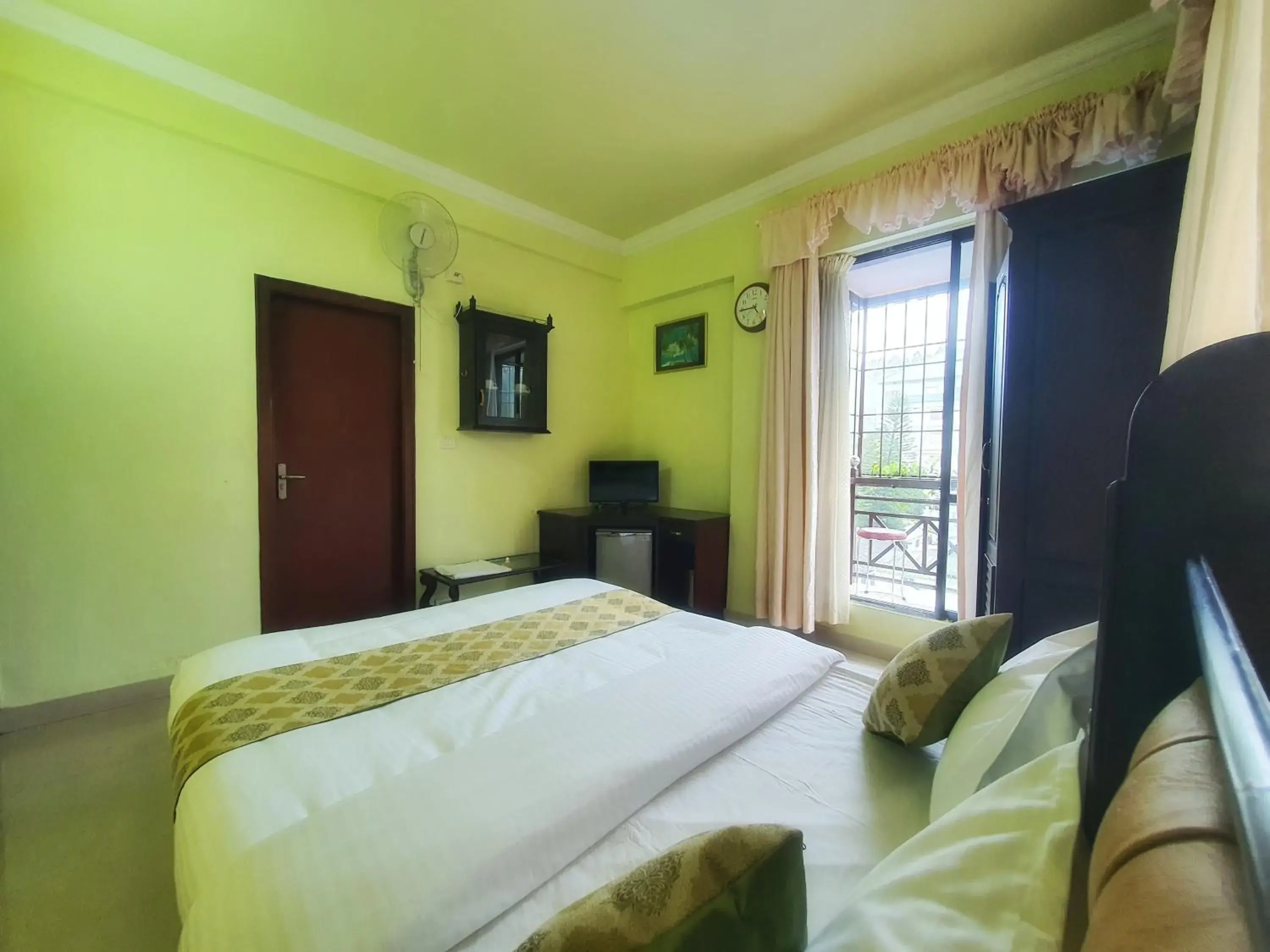 Budget Double Room - single occupancy in The Paradise by Prasanth Budget Double Room - single occupancy in The Paradise by Prasanth