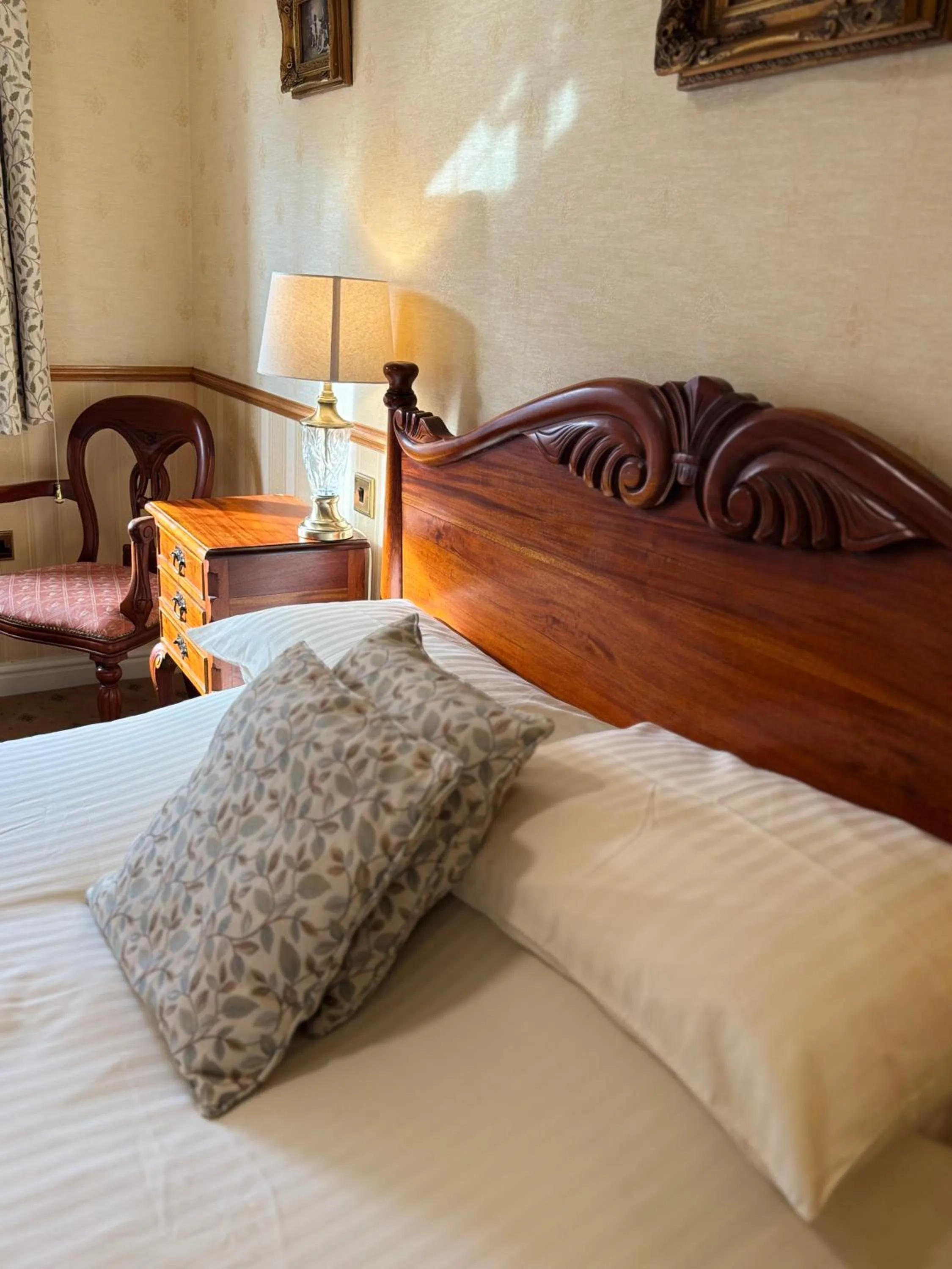 Bedroom, Bed in Albright Hussey Manor