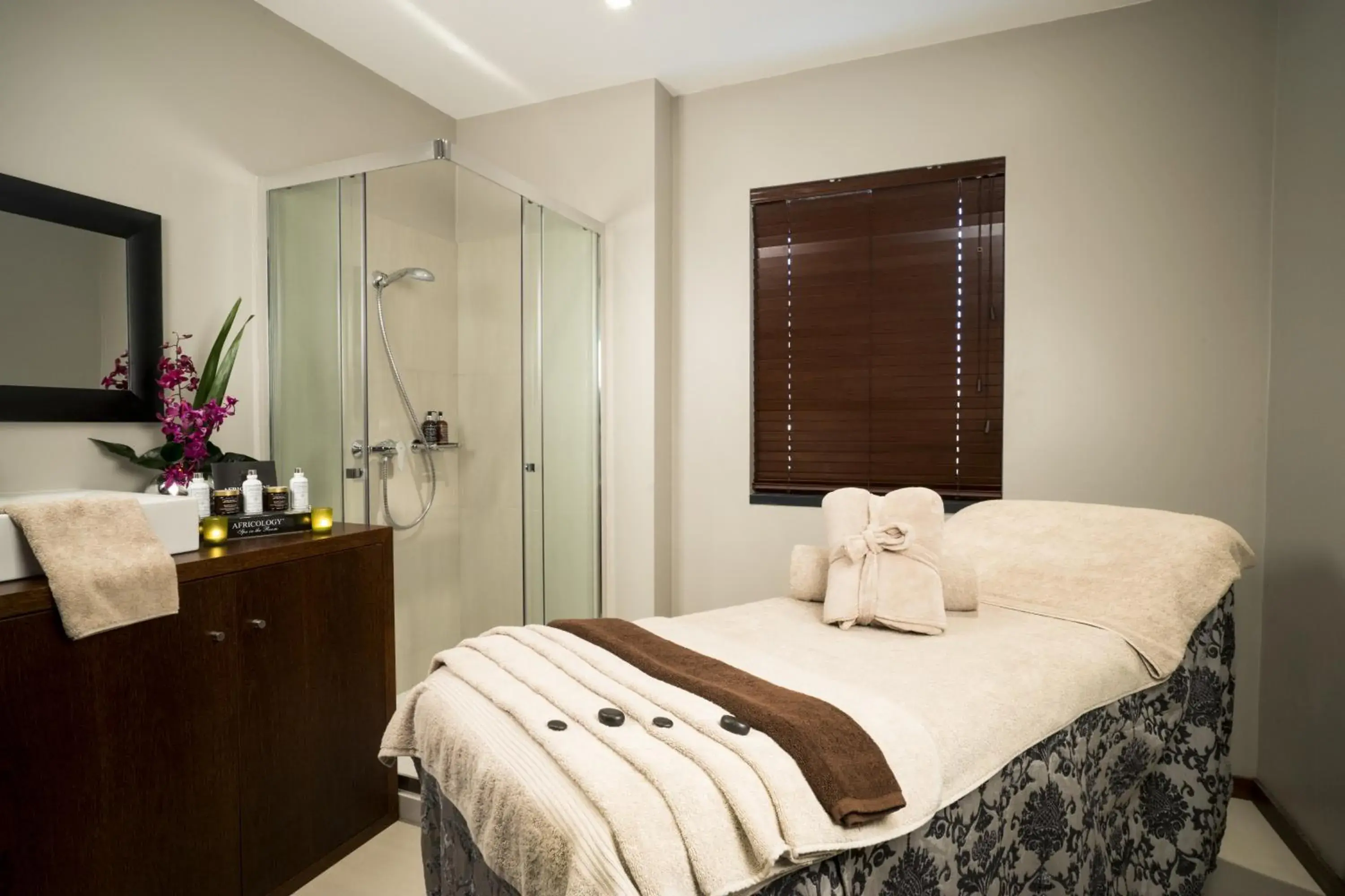 Massage, Bed in Fiesta Residences Boutique Hotel and Serviced Apartments. Massage, Bed in Fiesta Residences Boutique Hotel and Serviced Apartments.