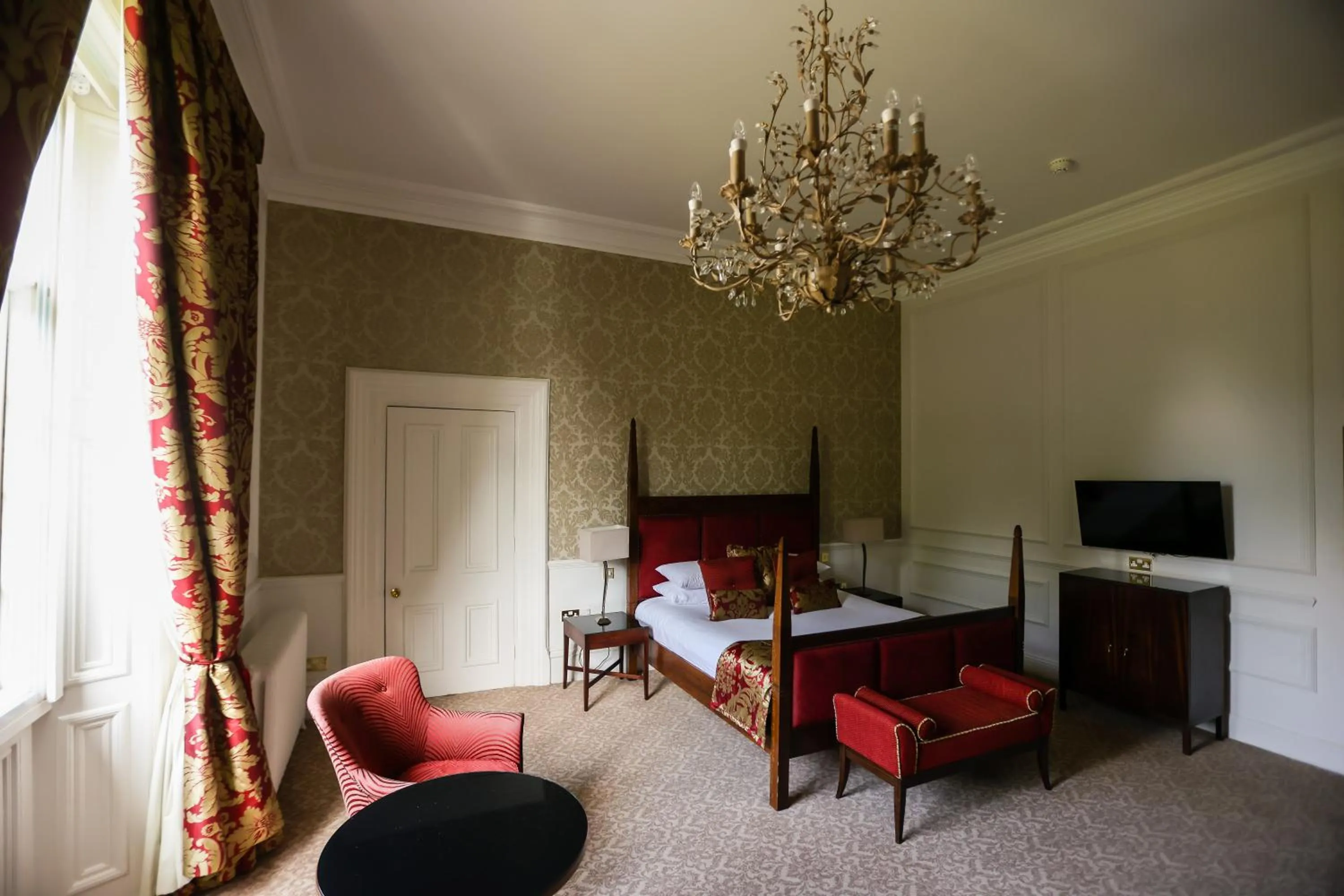 Photo of the whole room, Bed in Albrighton Hall Hotel and Spa, a member of Radisson Individuals