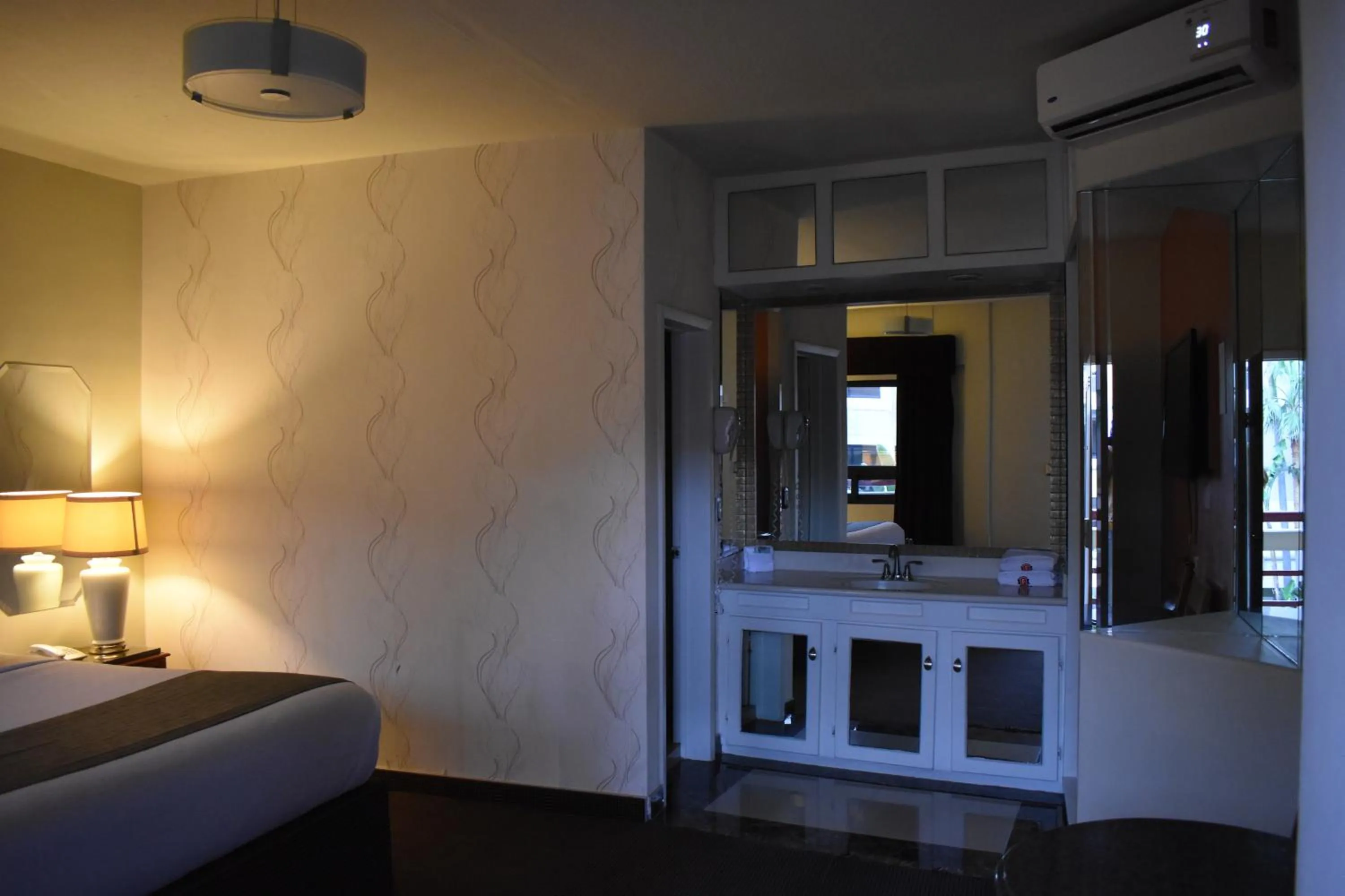 Bedroom, Bed in Hotel Frontiere Tijuana