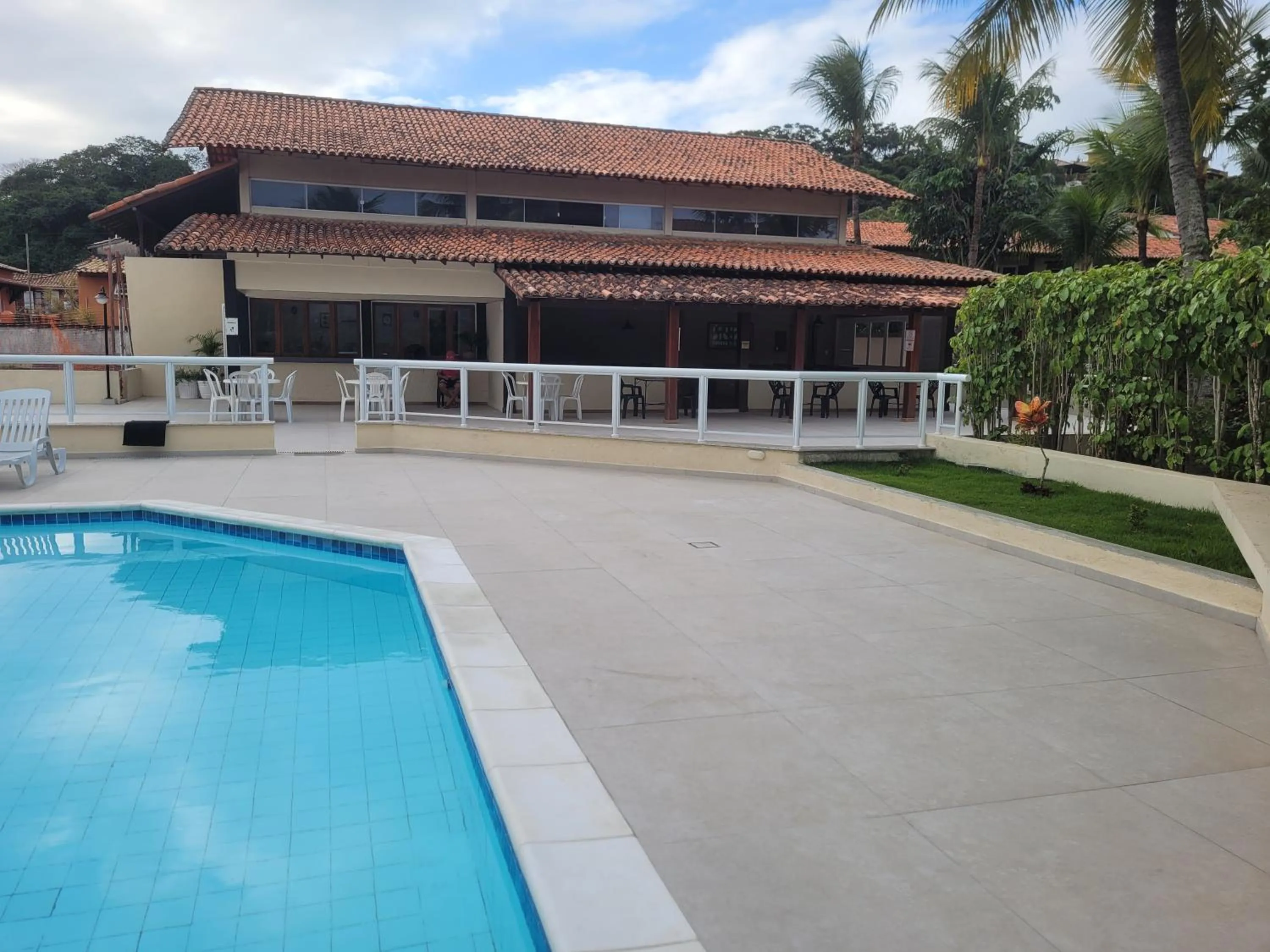Pool view in Centro de Búzios 2 quartos