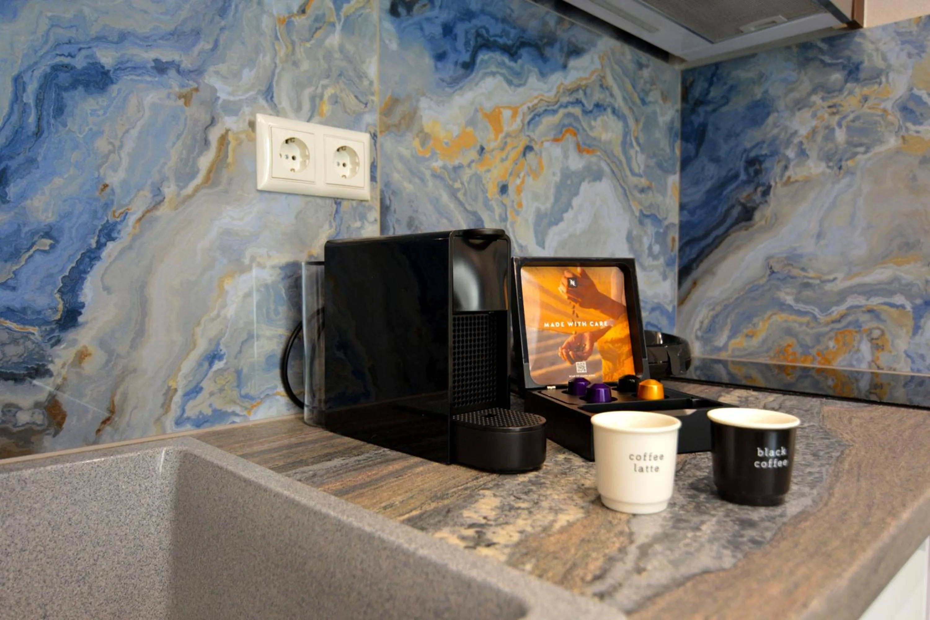 Coffee/tea facilities in Mavili Luxury Apartments