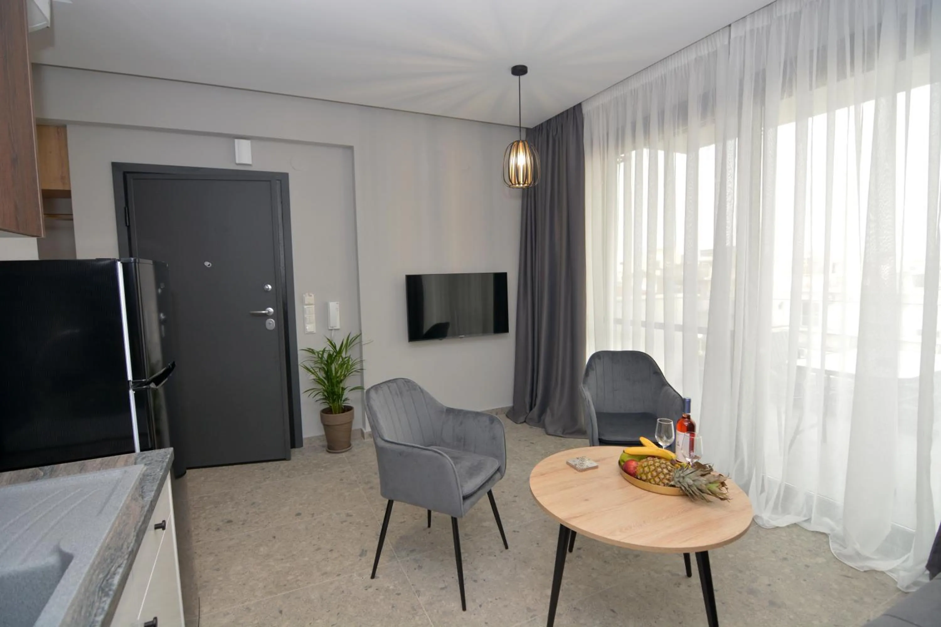 Kitchen or kitchenette in Mavili Luxury Apartments