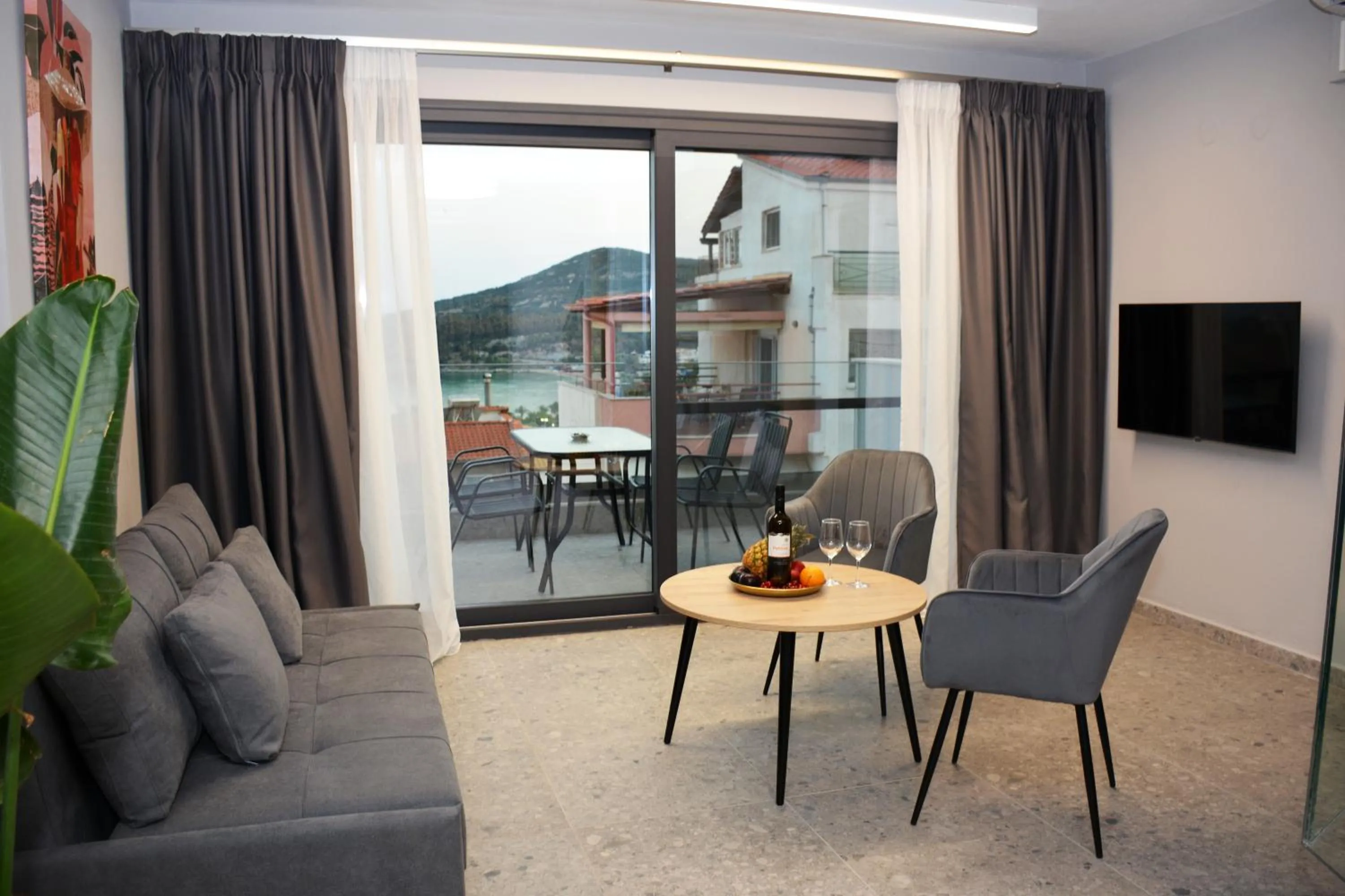 TV and multimedia in Mavili Luxury Apartments