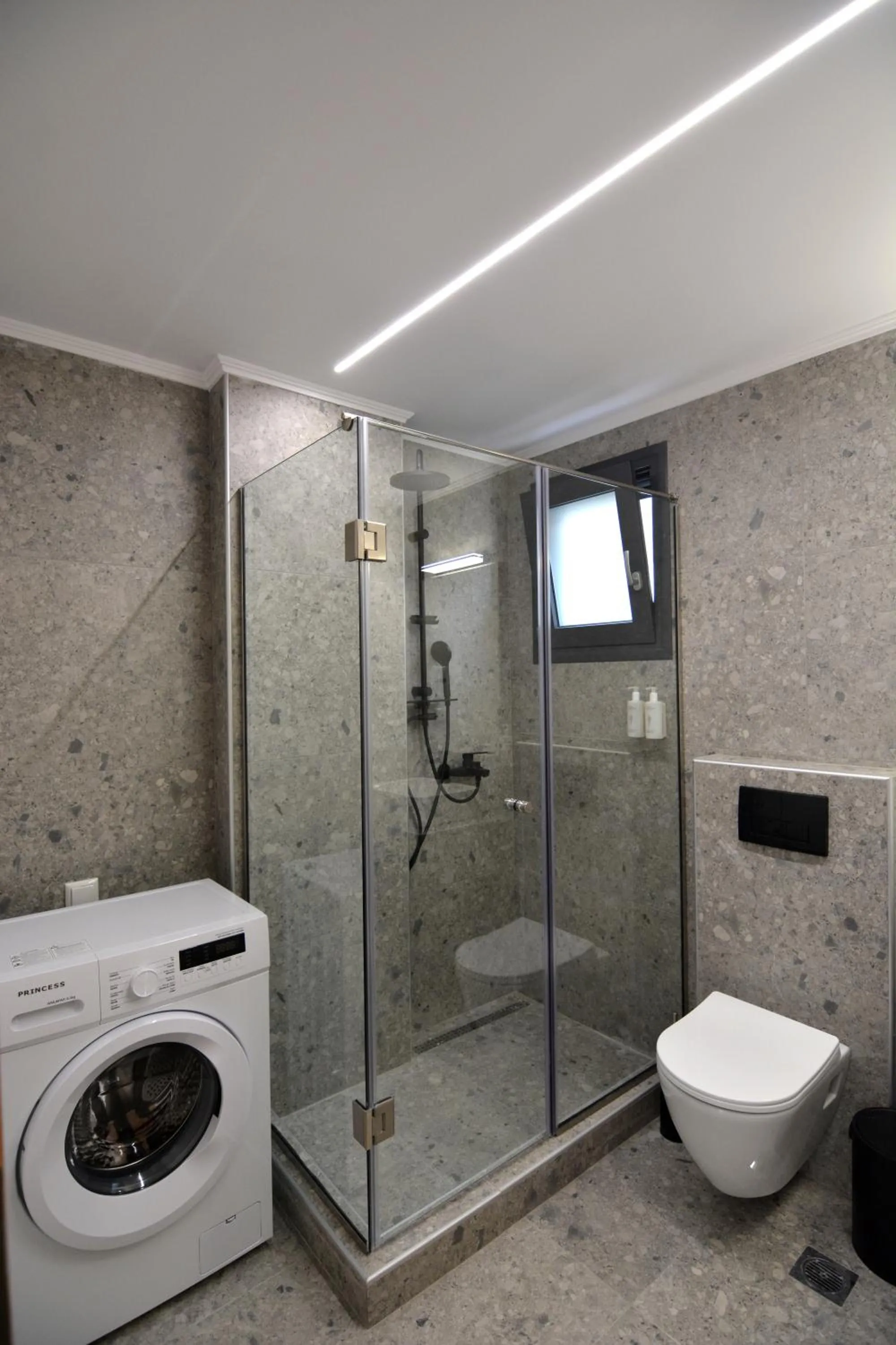 Shower in Mavili Luxury Apartments