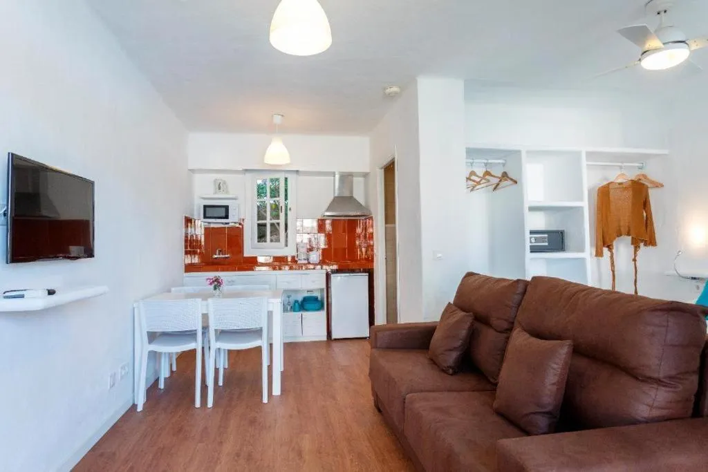 Bedroom in FERGUS Club Carema Splash