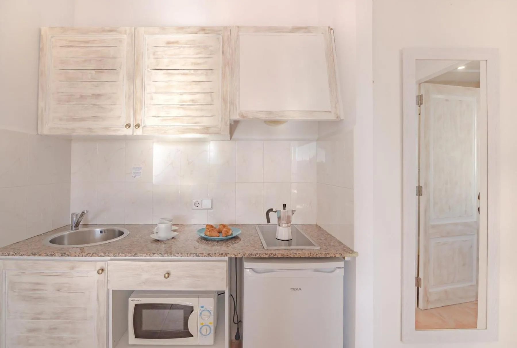 Kitchen or kitchenette in FERGUS Club Carema Splash