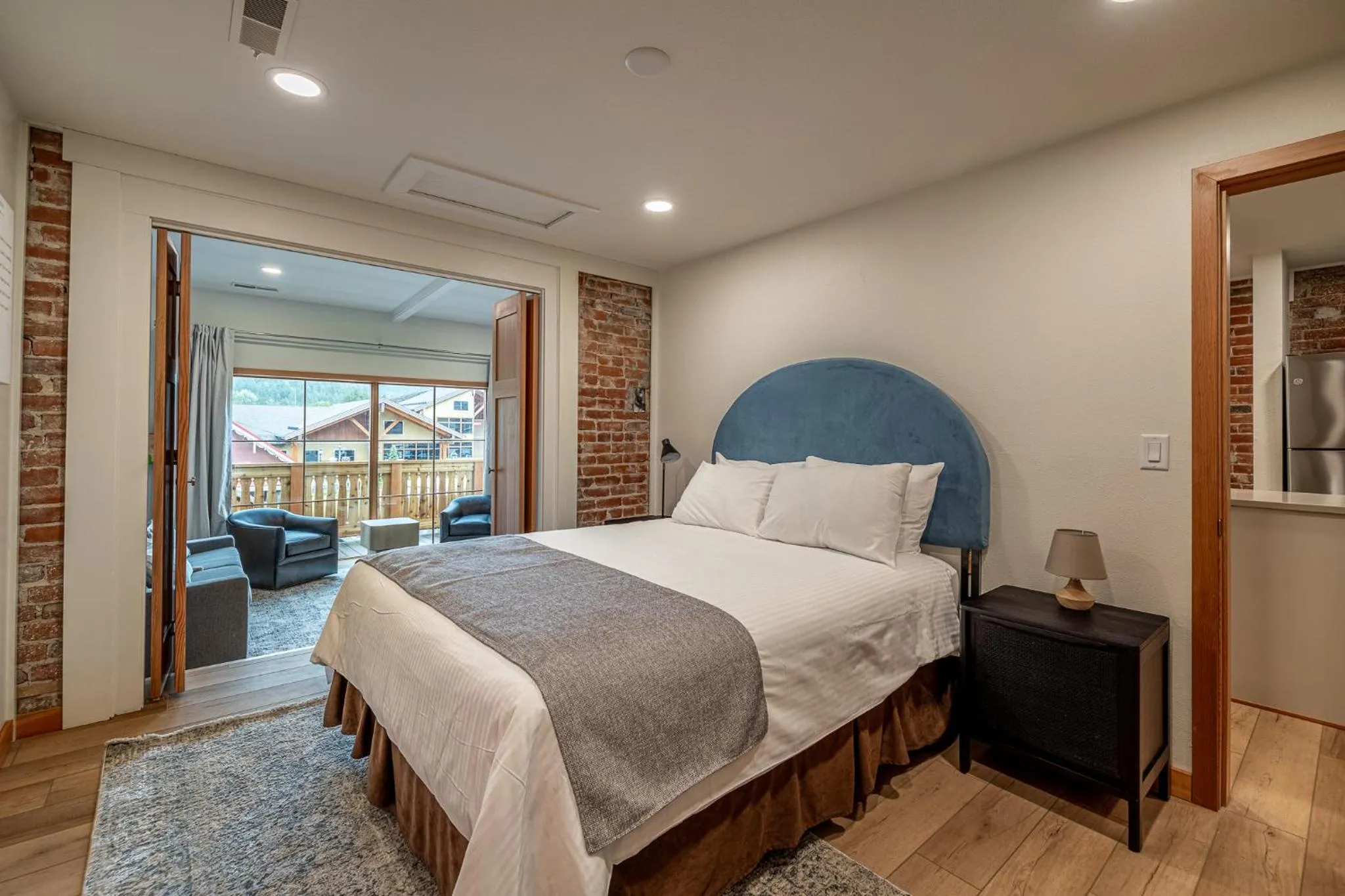 Bed in Bavarian Lodge Suites