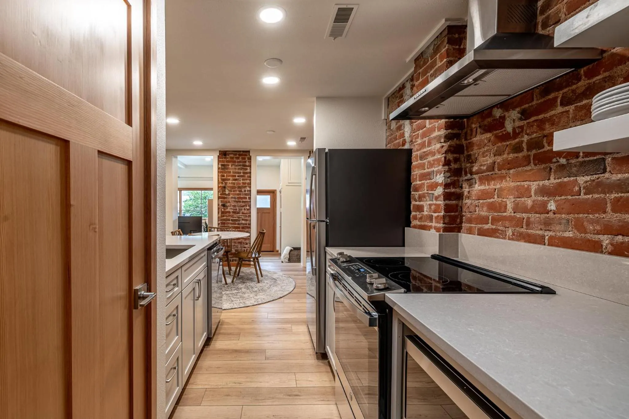 Kitchen or kitchenette in Bavarian Lodge Suites