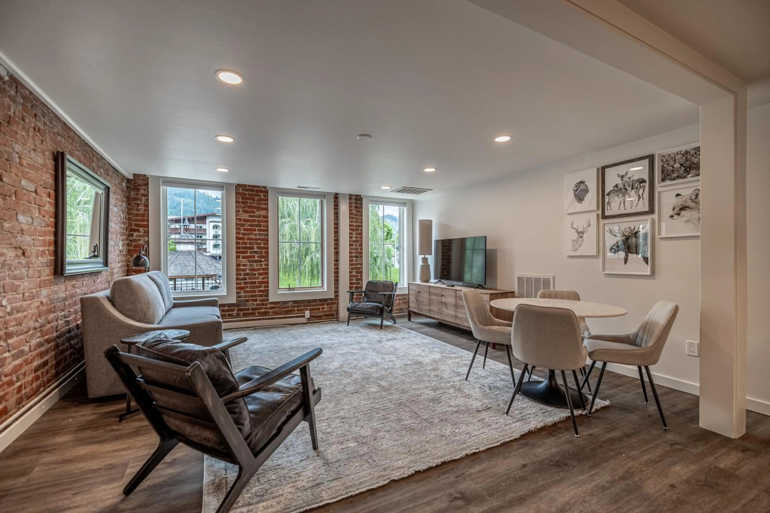 TV and multimedia in Bavarian Lodge Suites