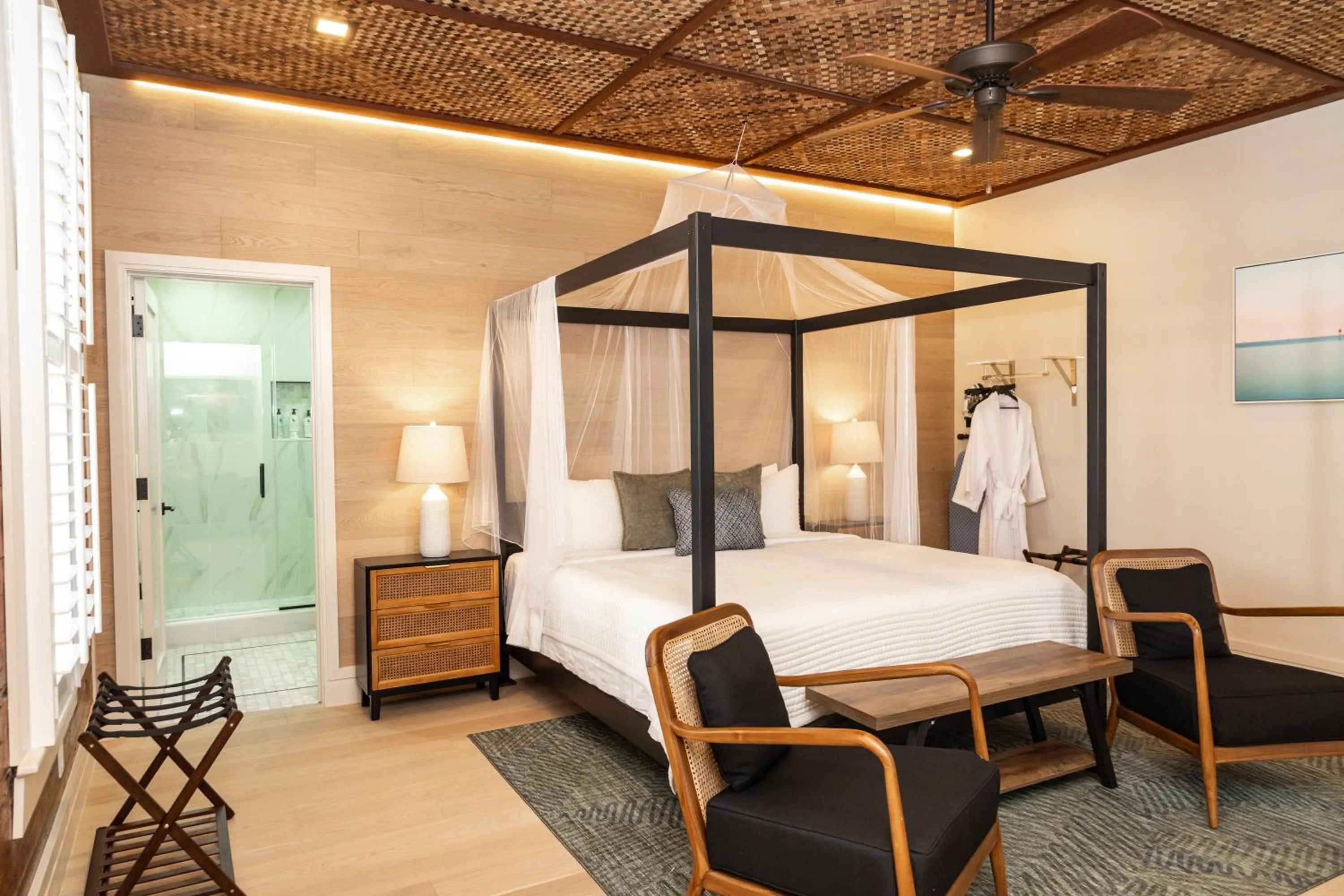 Photo of the whole room, Bed in The Key West Hotel