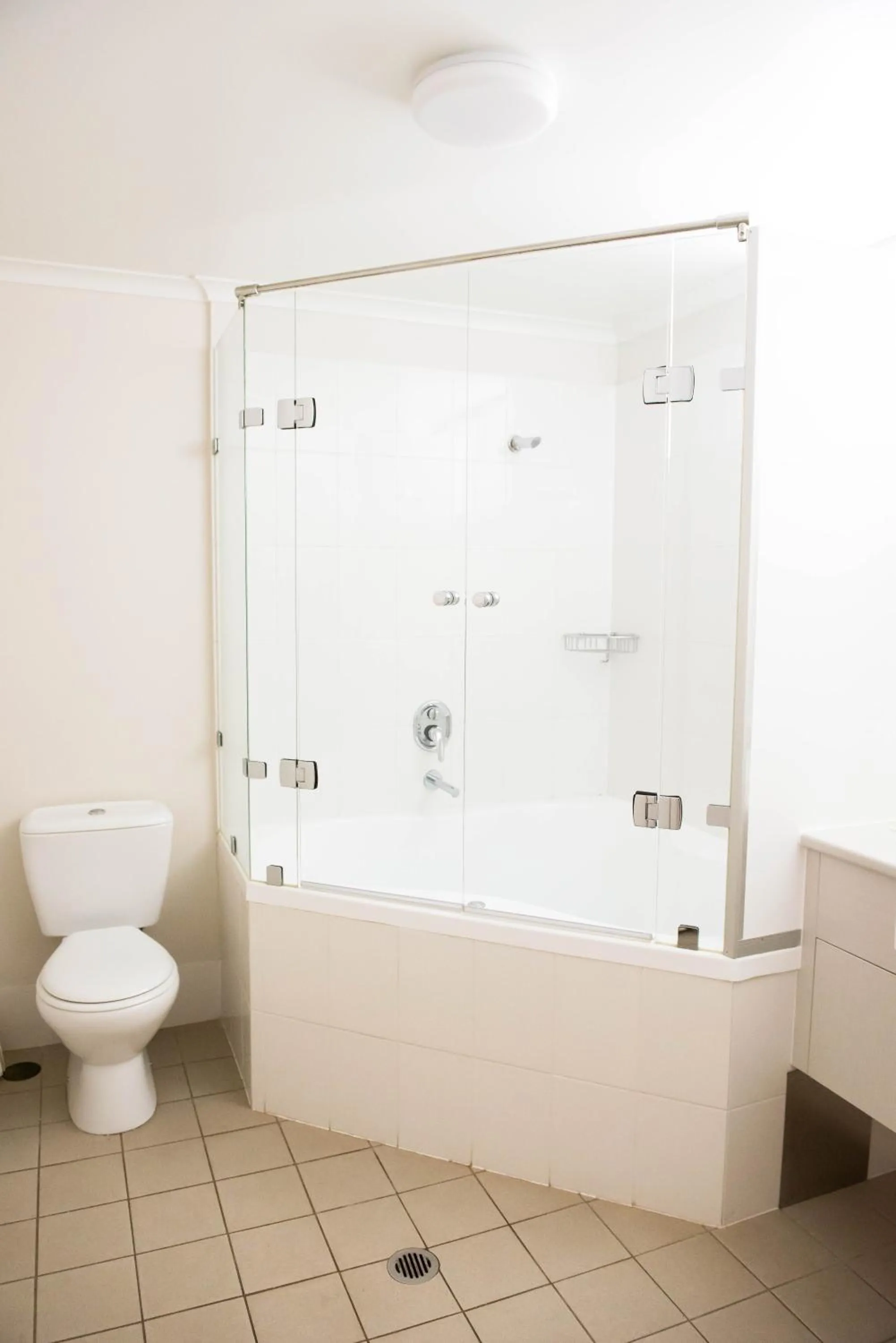 Bathroom in Capella Coach Inn