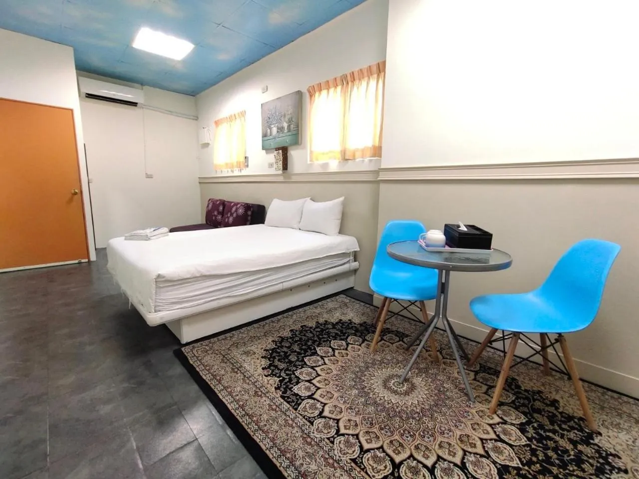 Photo of the whole room, Bed in 藍天白雲民宿Lantian Baiyun - 證號 112 -English welcome