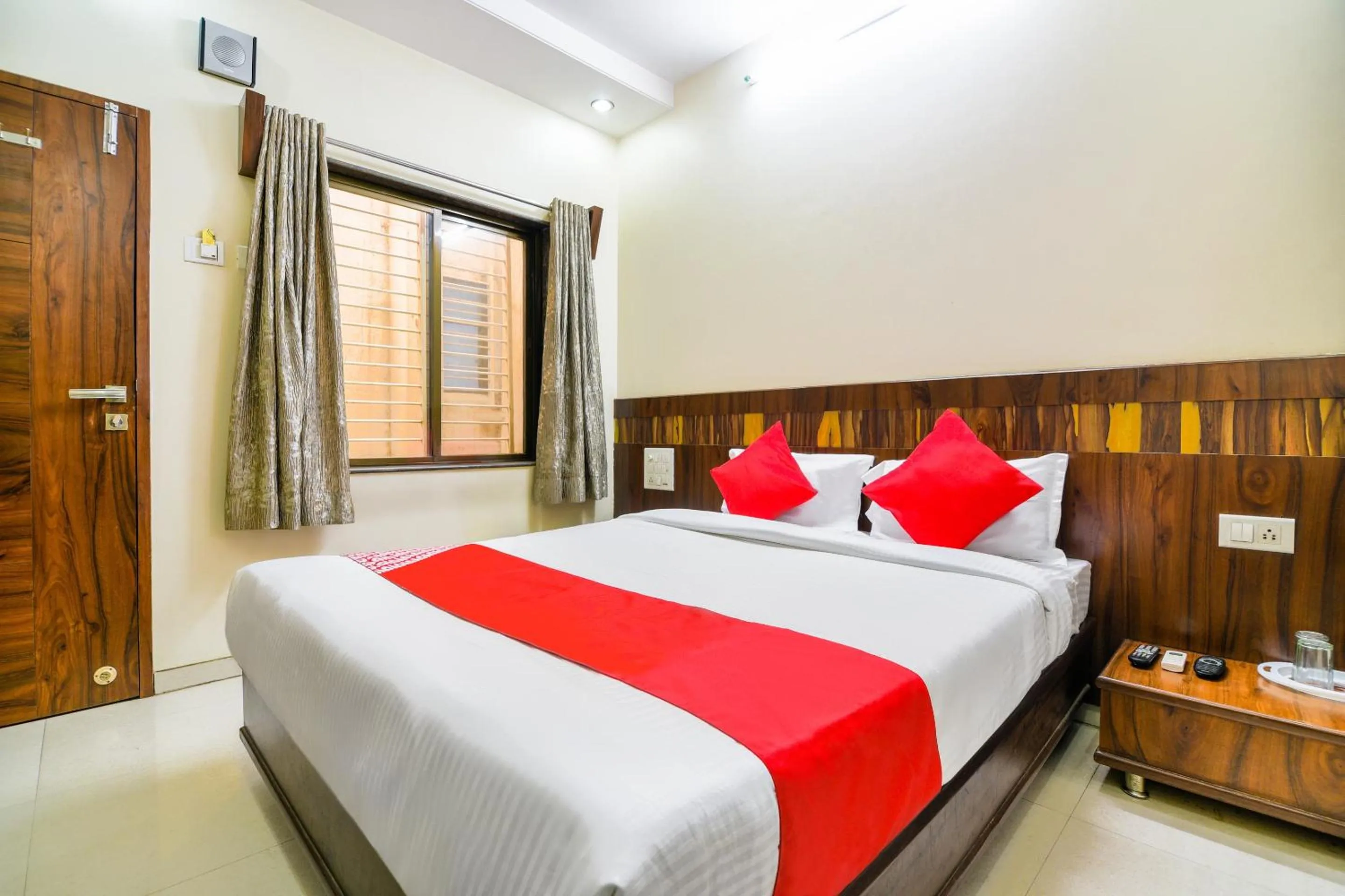 Photo of the whole room in Sai Vishwakarma Palace