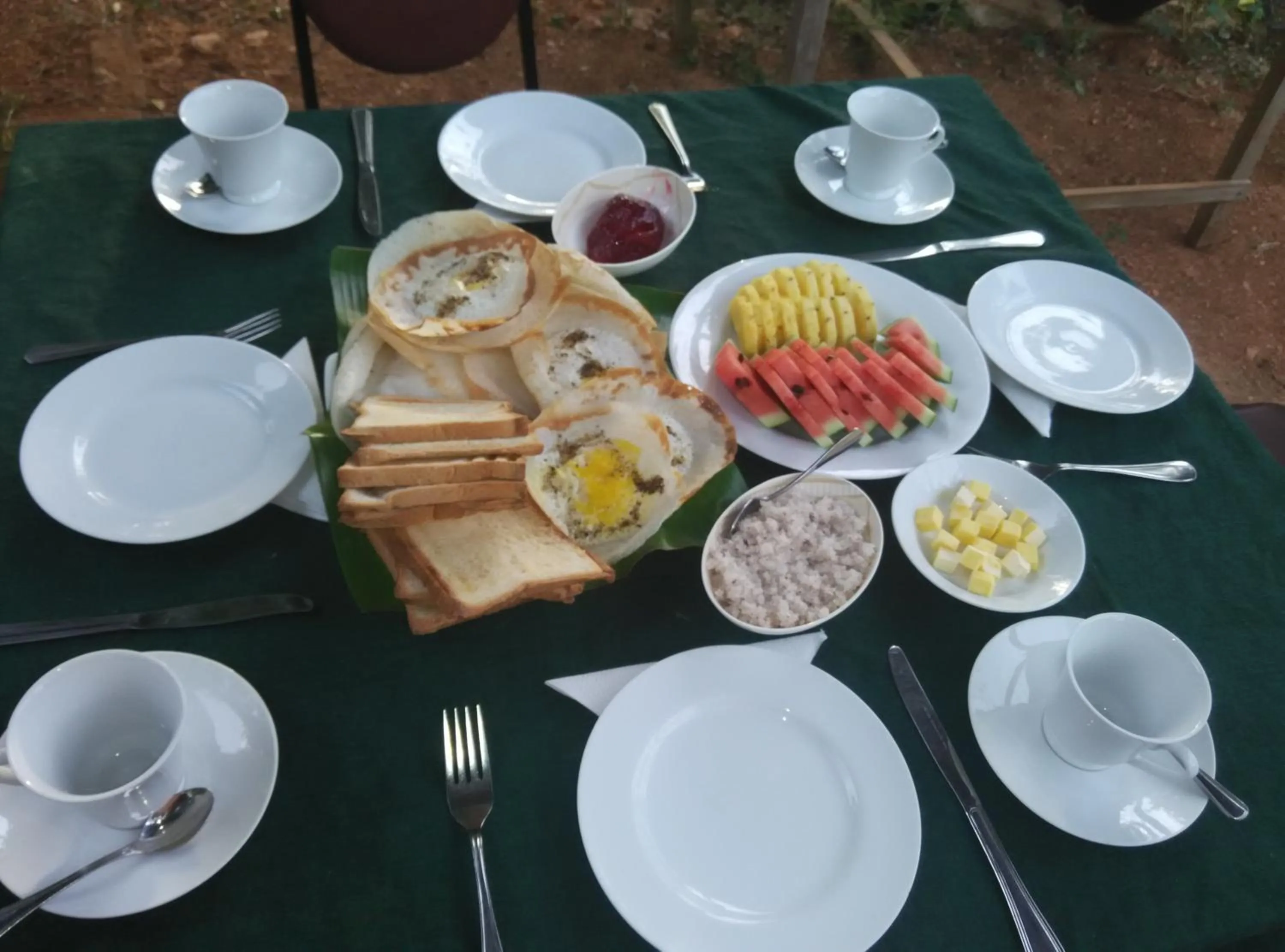 Food and drinks in Sigiri Forest View