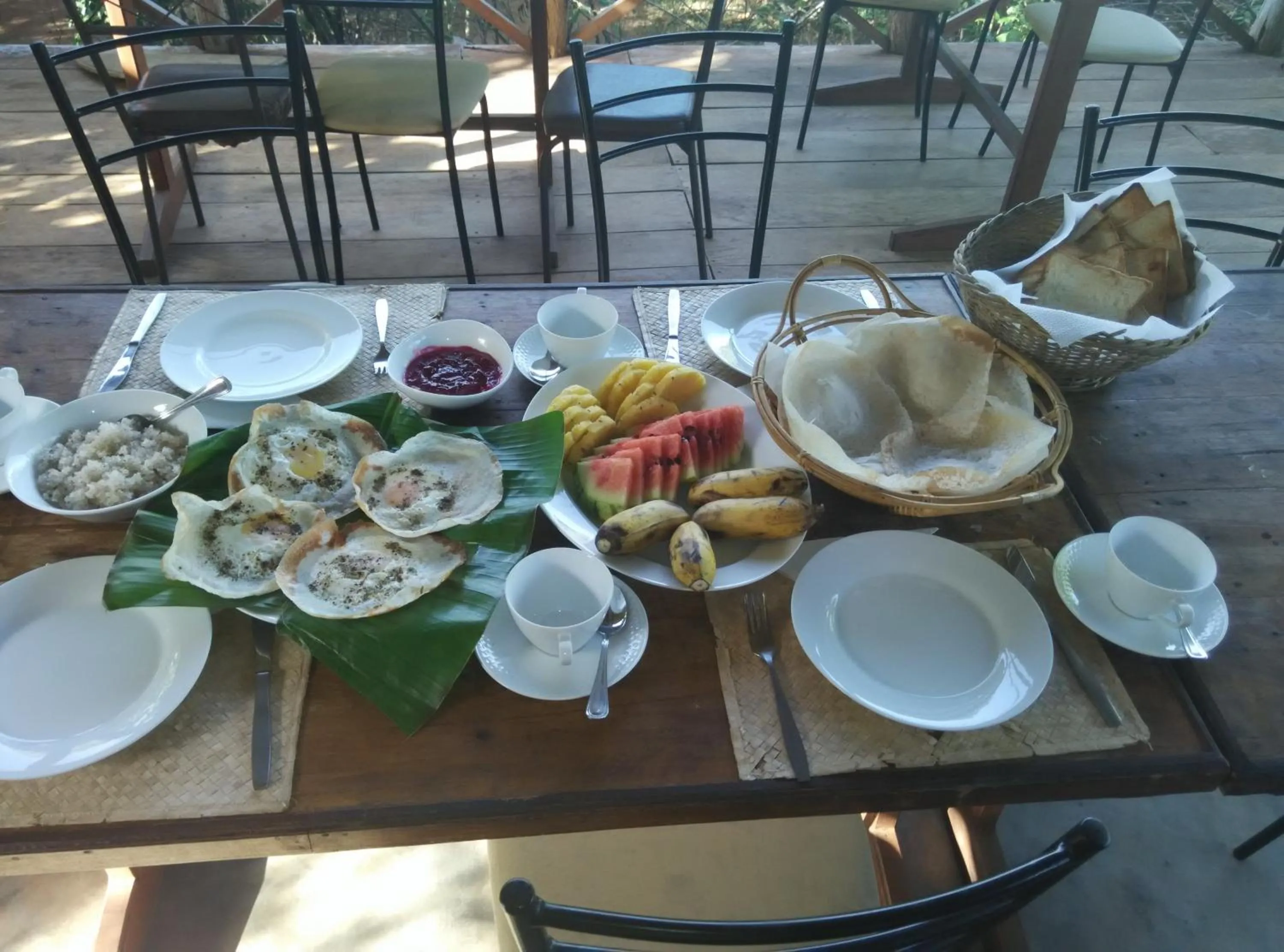 Food and drinks in Sigiri Forest View