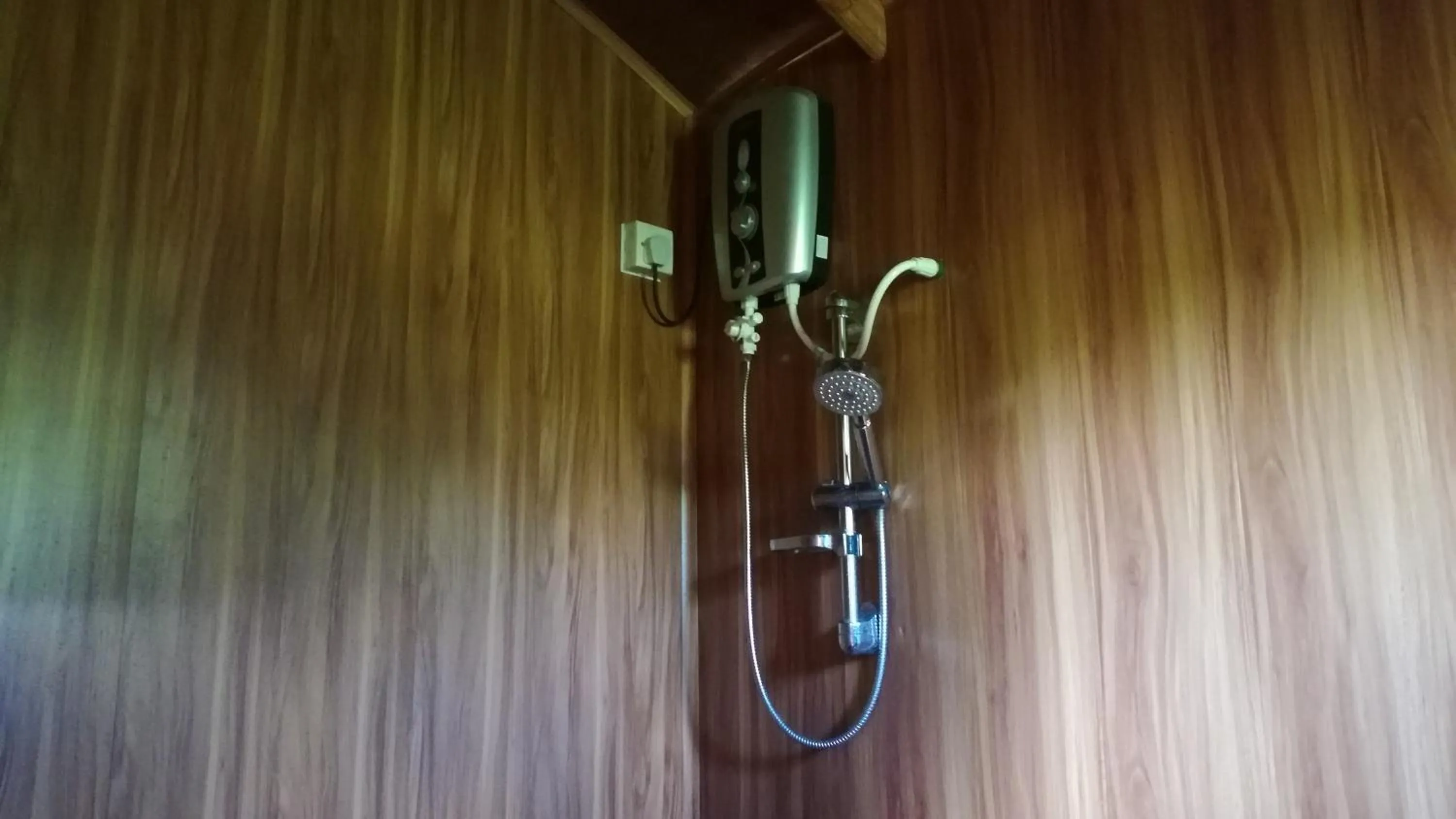 Shower in Sigiri Forest View