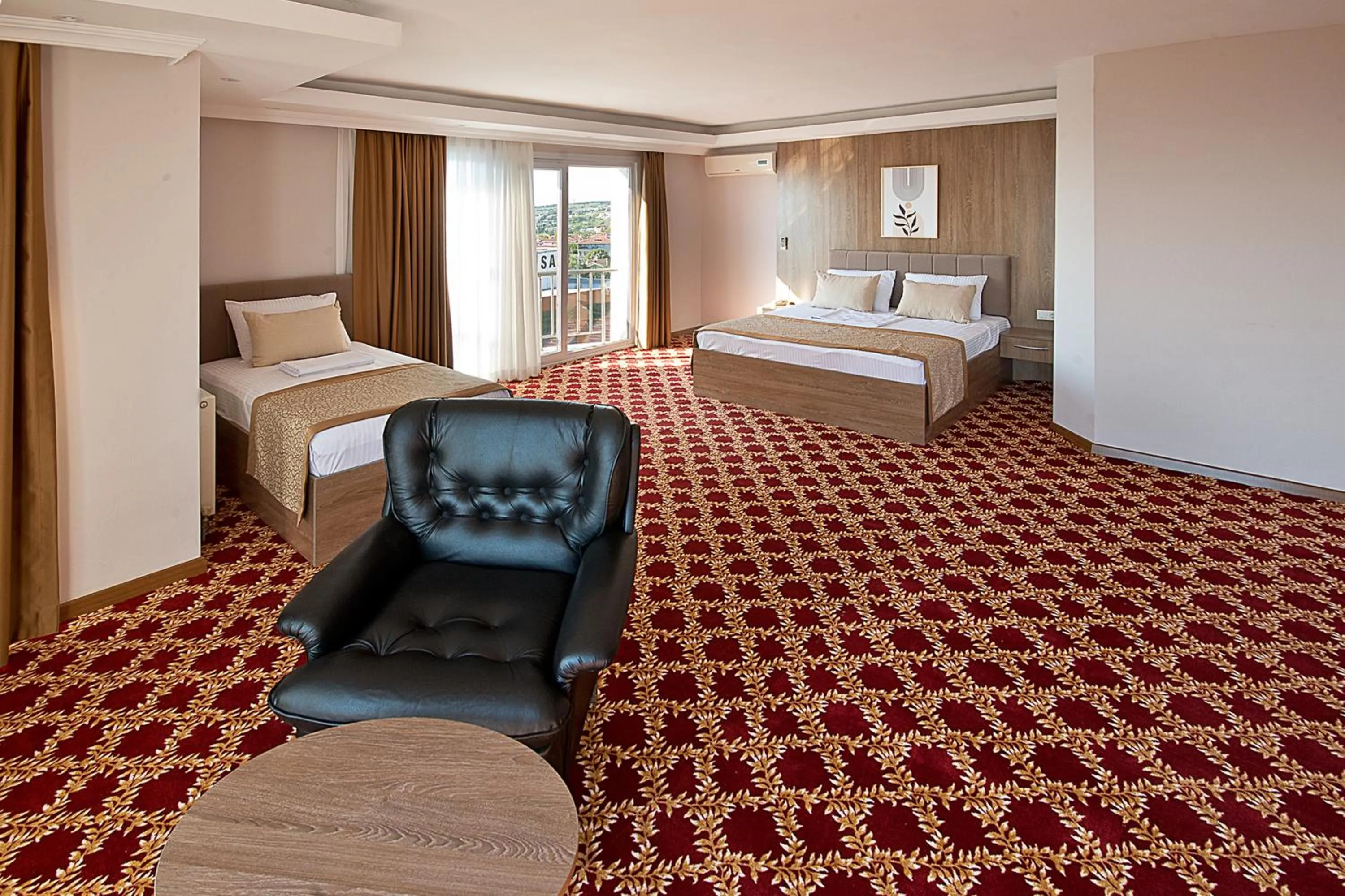 Bed in Lion City Hotel