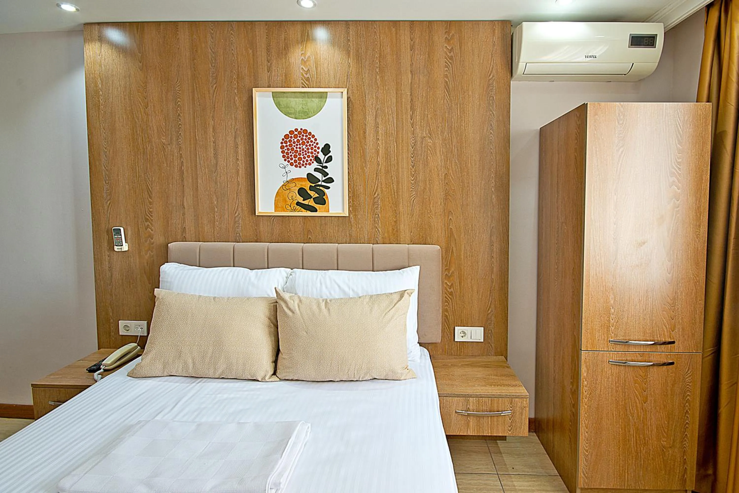 Bed in Lion City Hotel