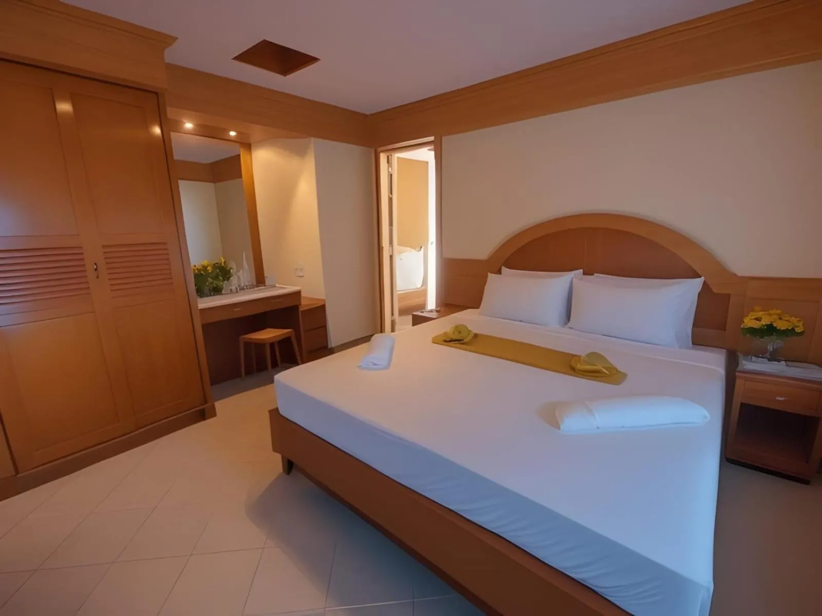 Bed in Hack Patong Beach Hotel