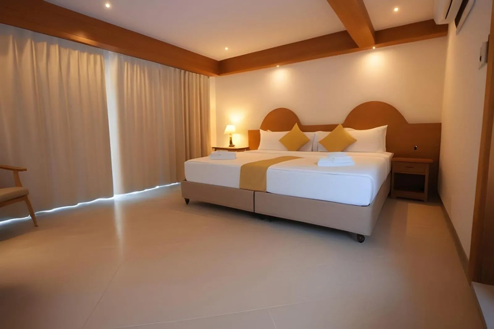 Bed in Hack Patong Beach Hotel