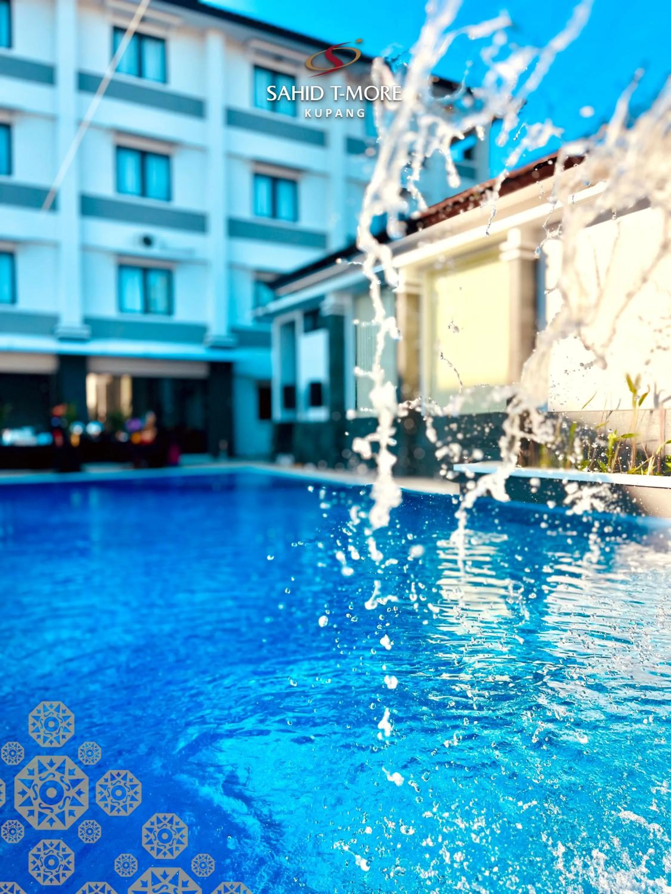 Swimming pool in Sahid T-More Hotel