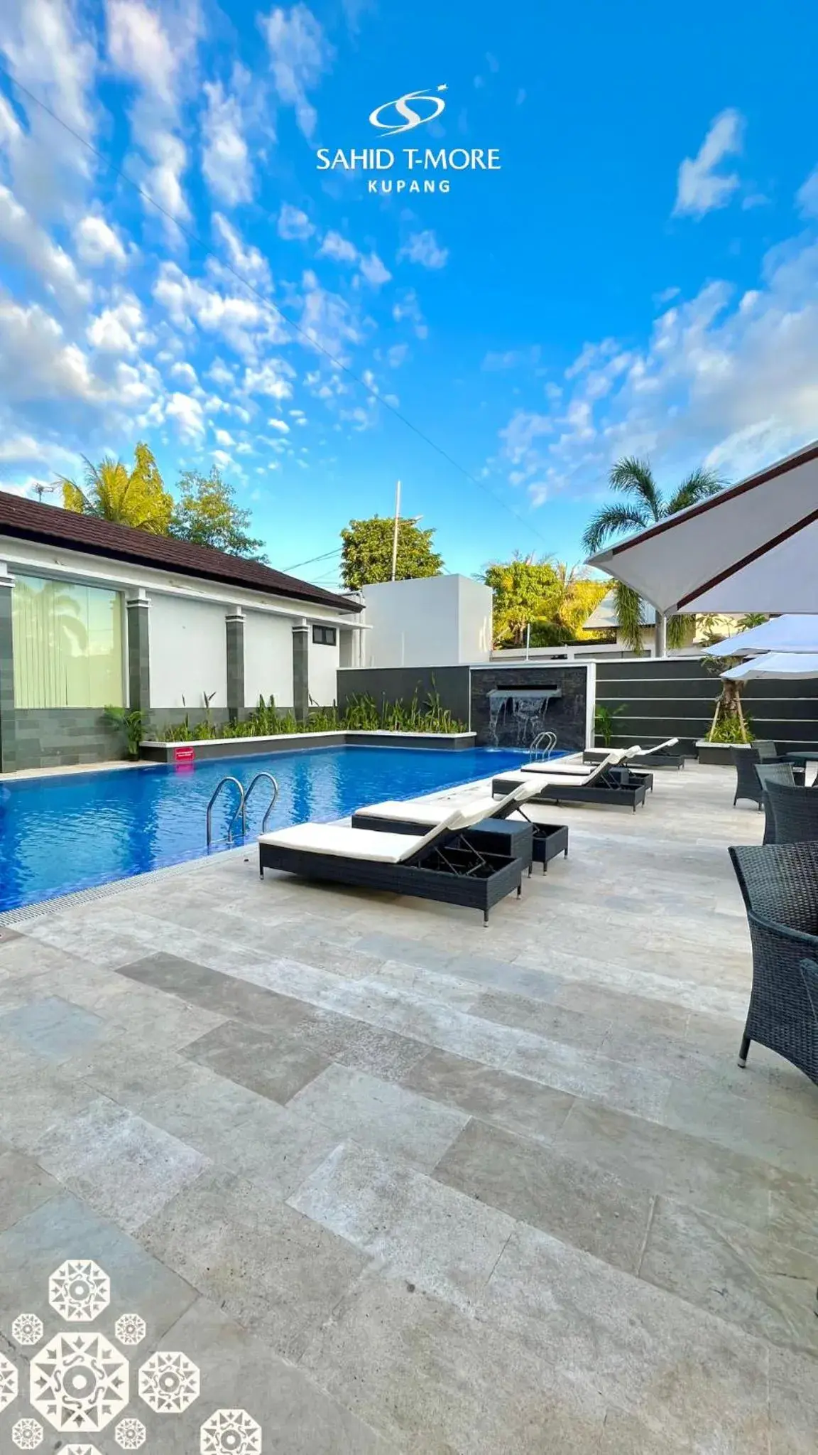 Swimming pool in Sahid T-More Hotel Swimming pool in Sahid T-More Hotel