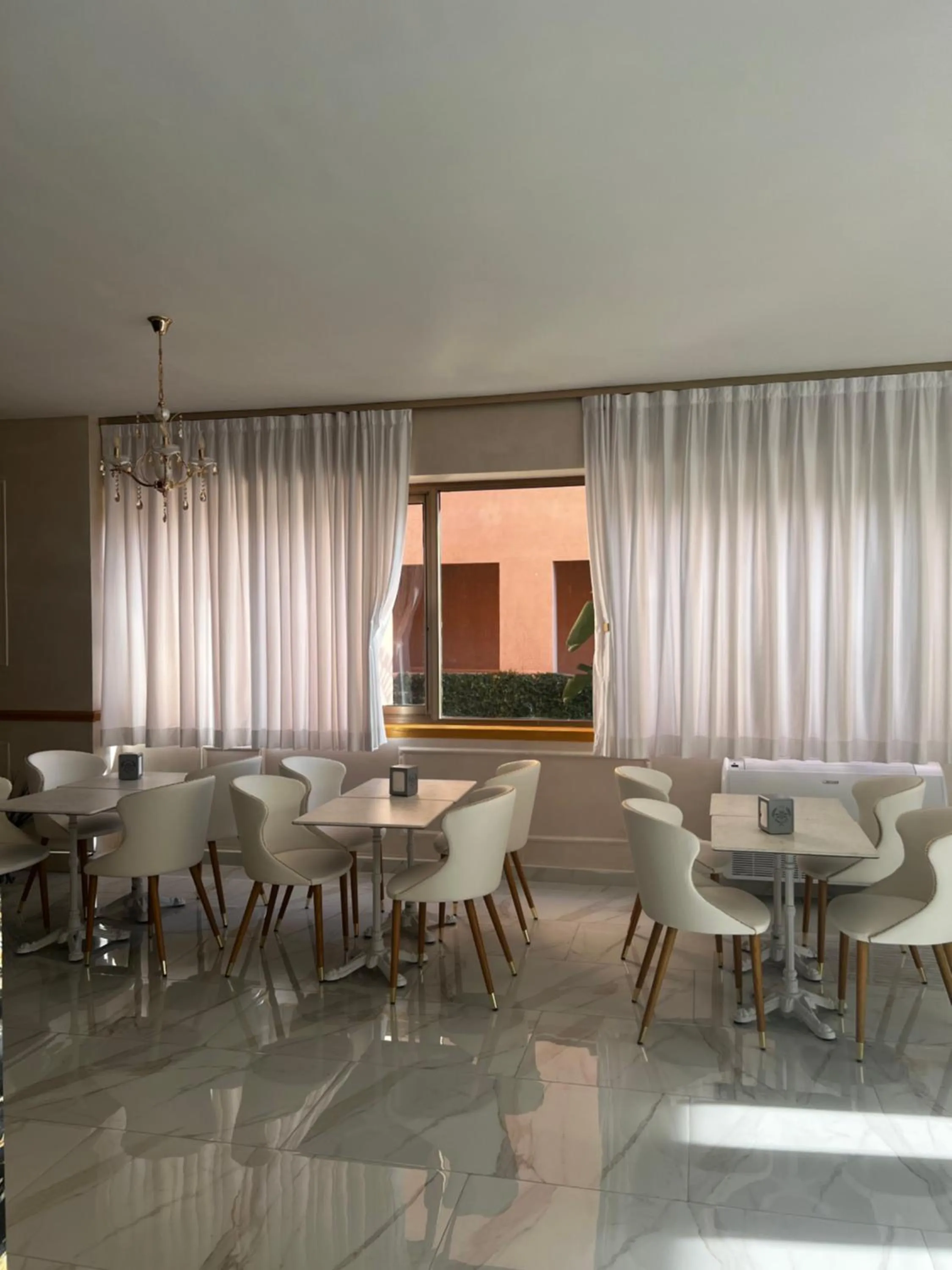 Restaurant/places to eat in Parco Tirreno Hotel