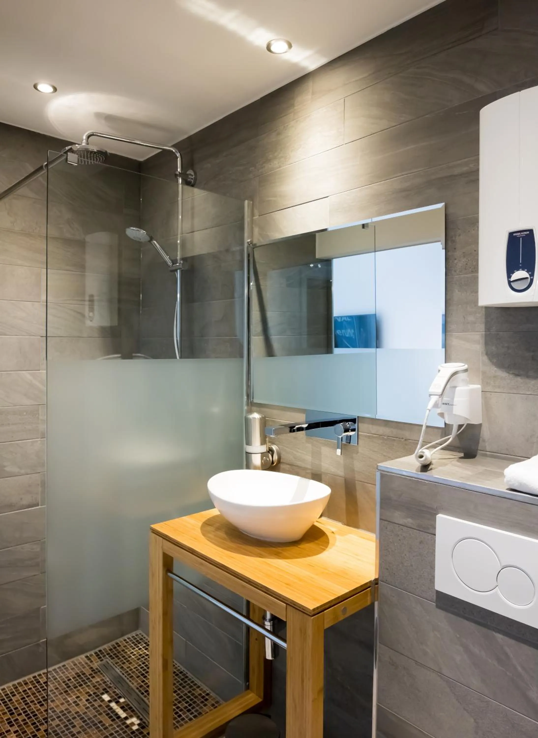 Shower in dingdong koblenz - city apartments