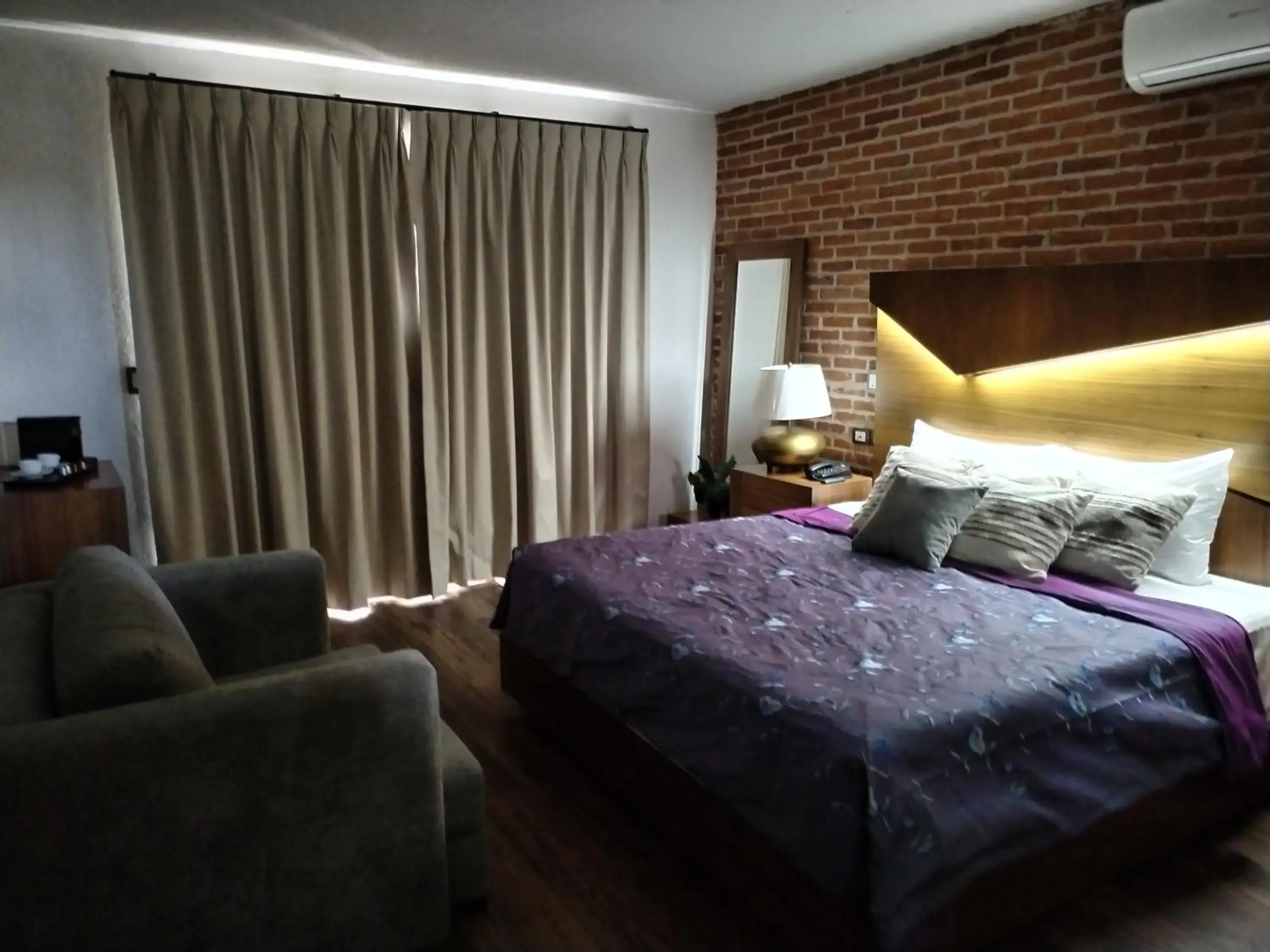 Deluxe King Room - single occupancy in Hotel Casa Chanehque Deluxe King Room - single occupancy in Hotel Casa Chanehque