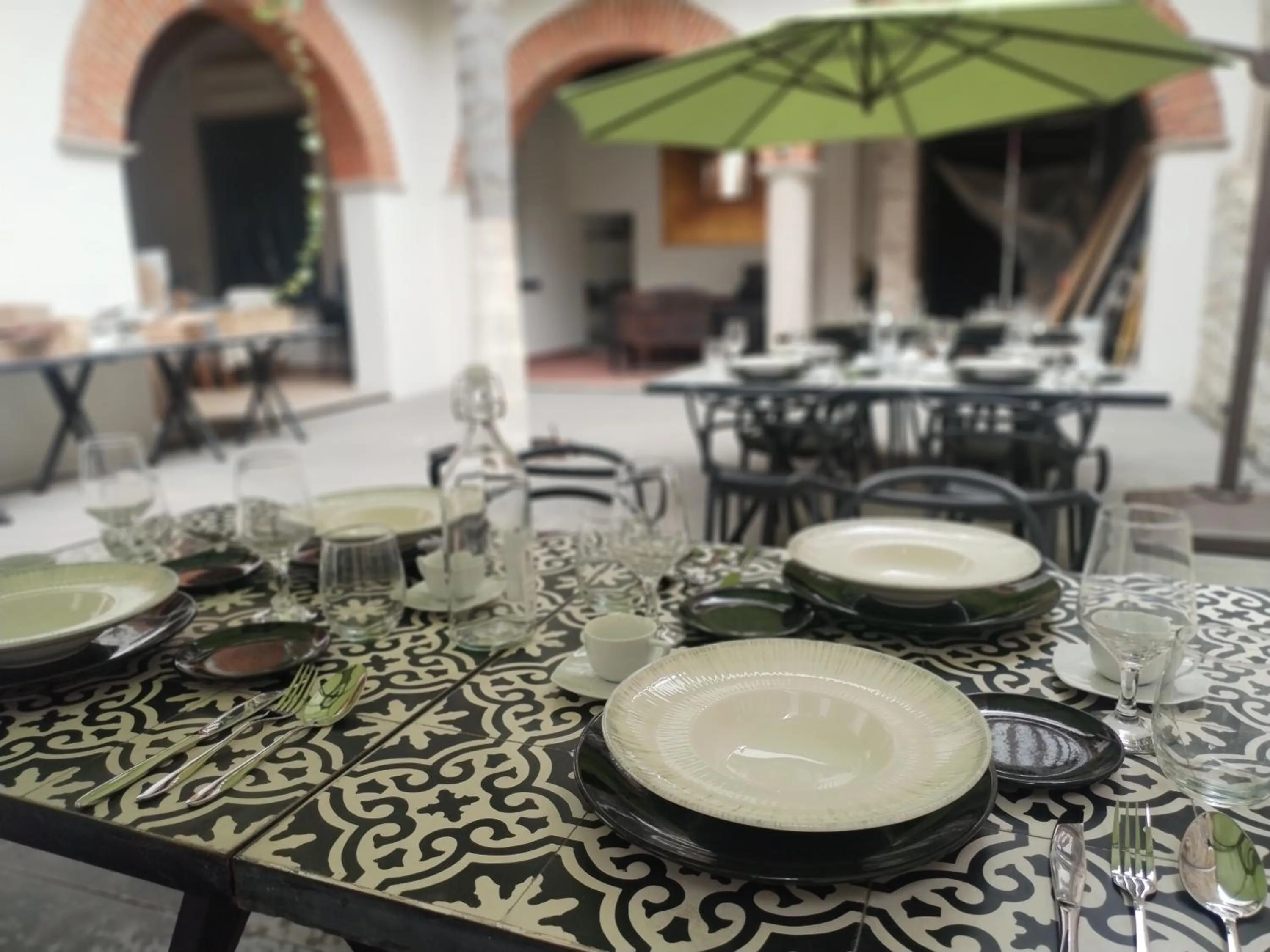 Patio in Hotel Casa Chanehque