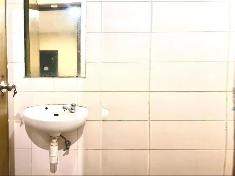 Double Room with Private Bathroom in Guest House Permata Tawakal