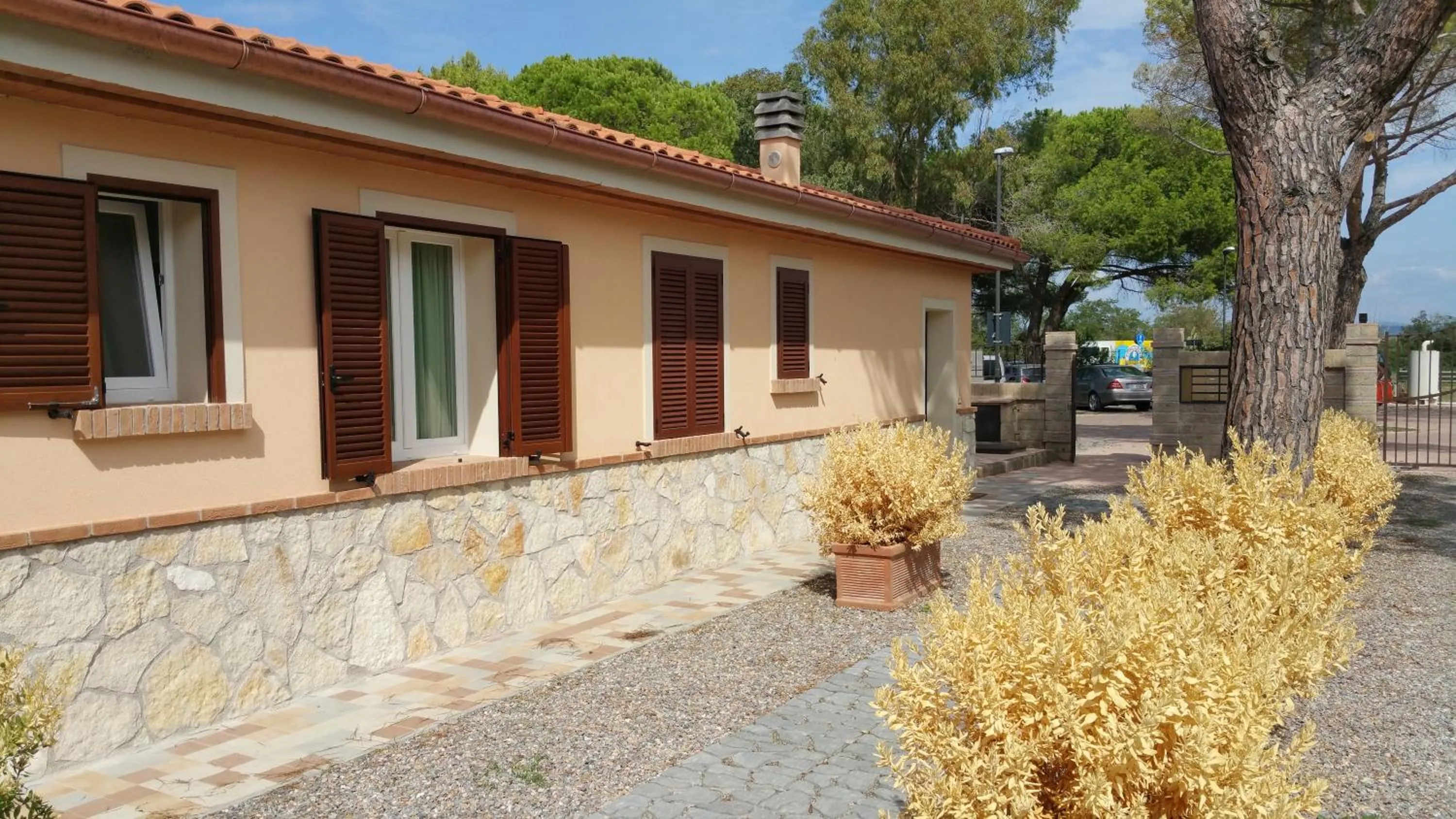 Facade/entrance in La Residenza del Golfo