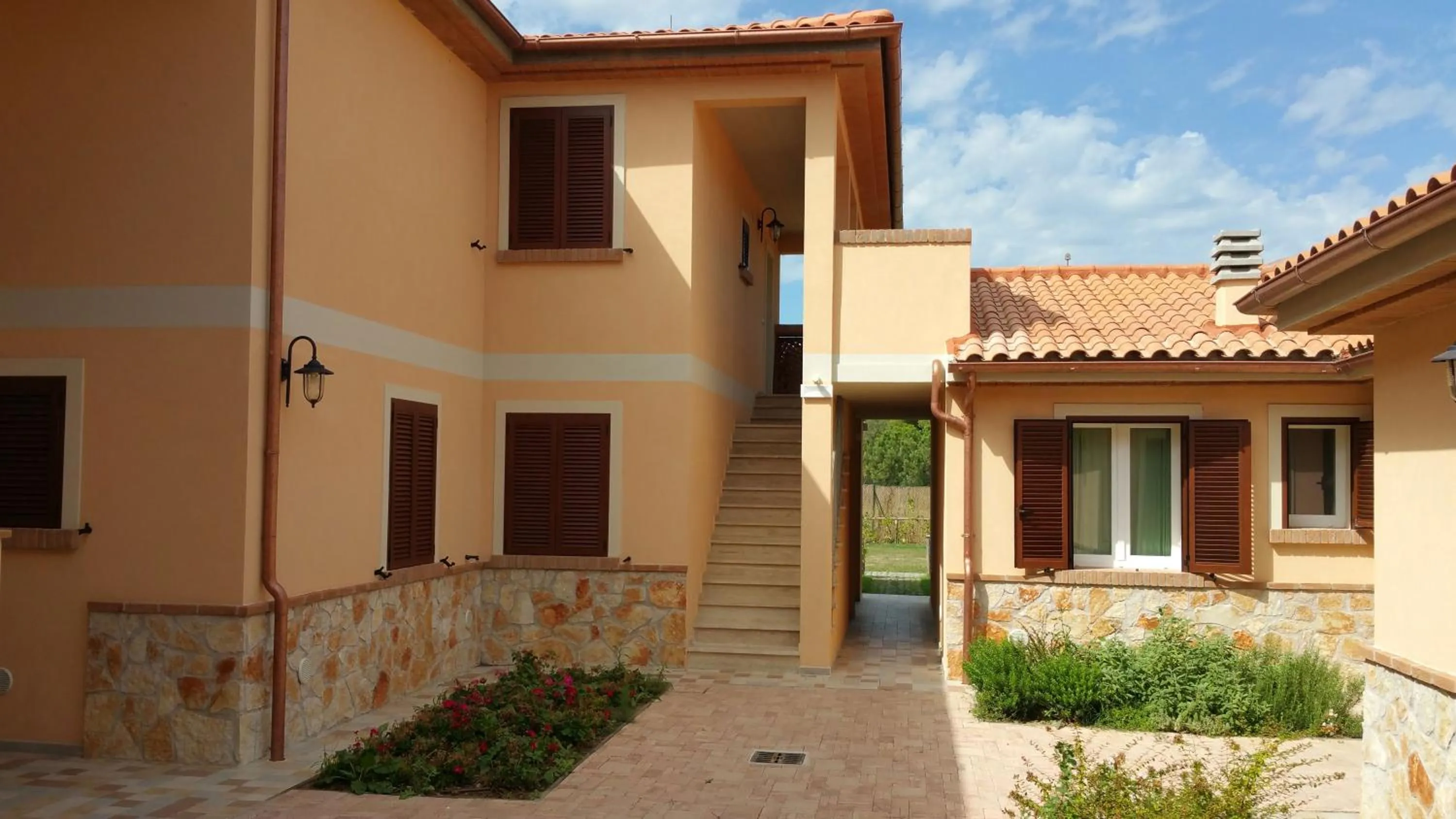 Facade/entrance in La Residenza del Golfo